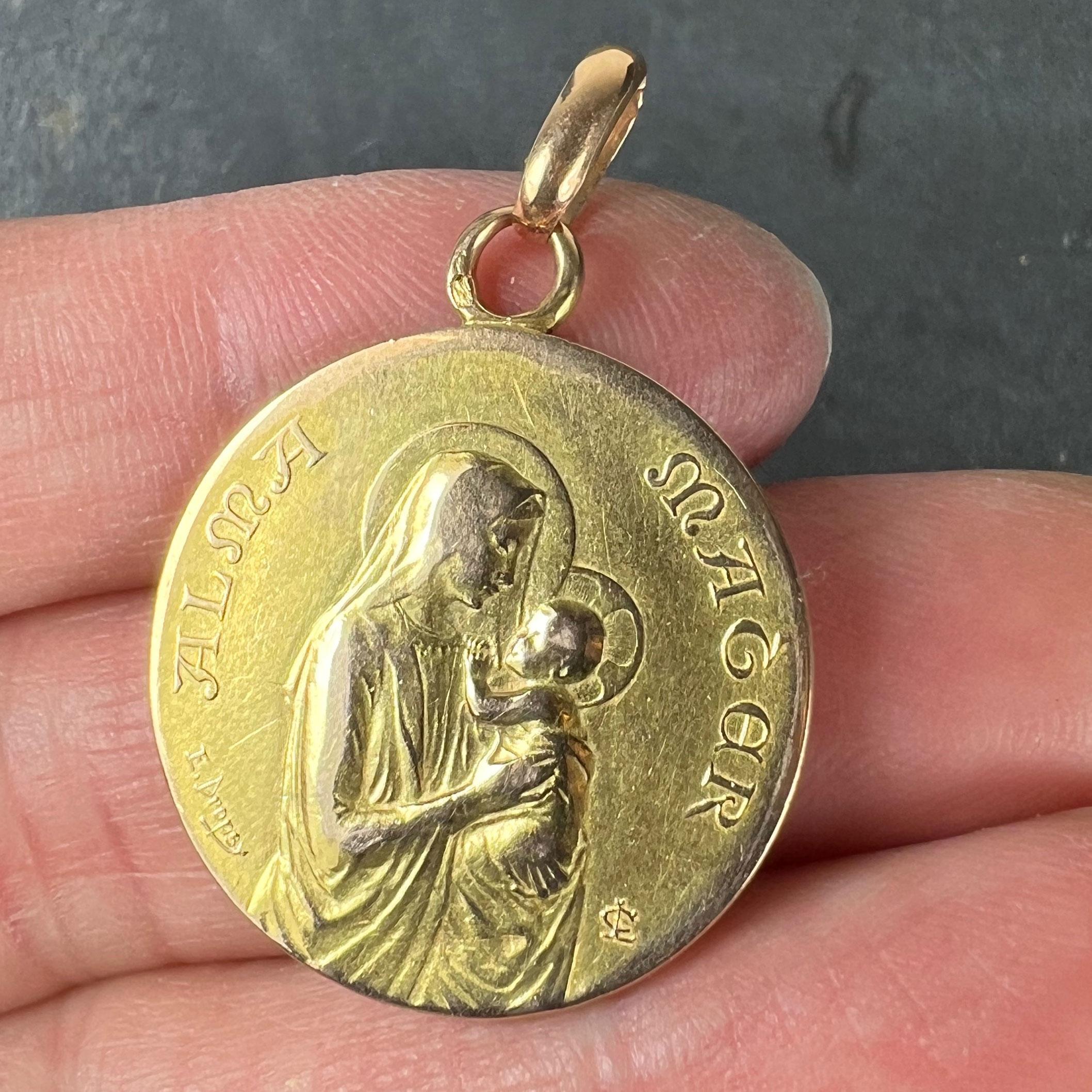 French Dropsy 18K Yellow Gold Madonna and Child Alma Mater Medal Pendant For Sale 1