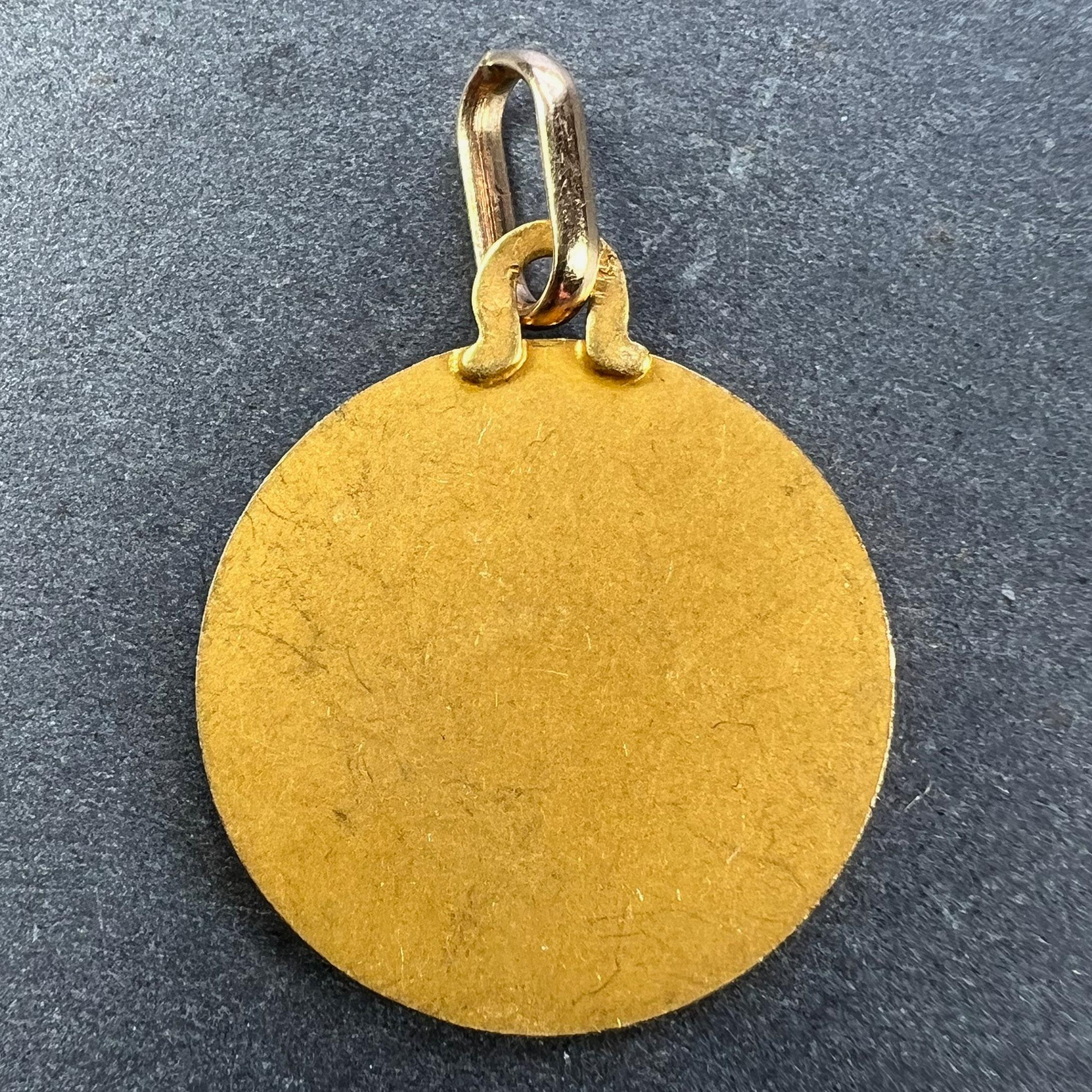 Colgante francés Dropsy Perroud Virgen María 18K Yellow Gold Medal en Bueno estado para la venta en London, GB
