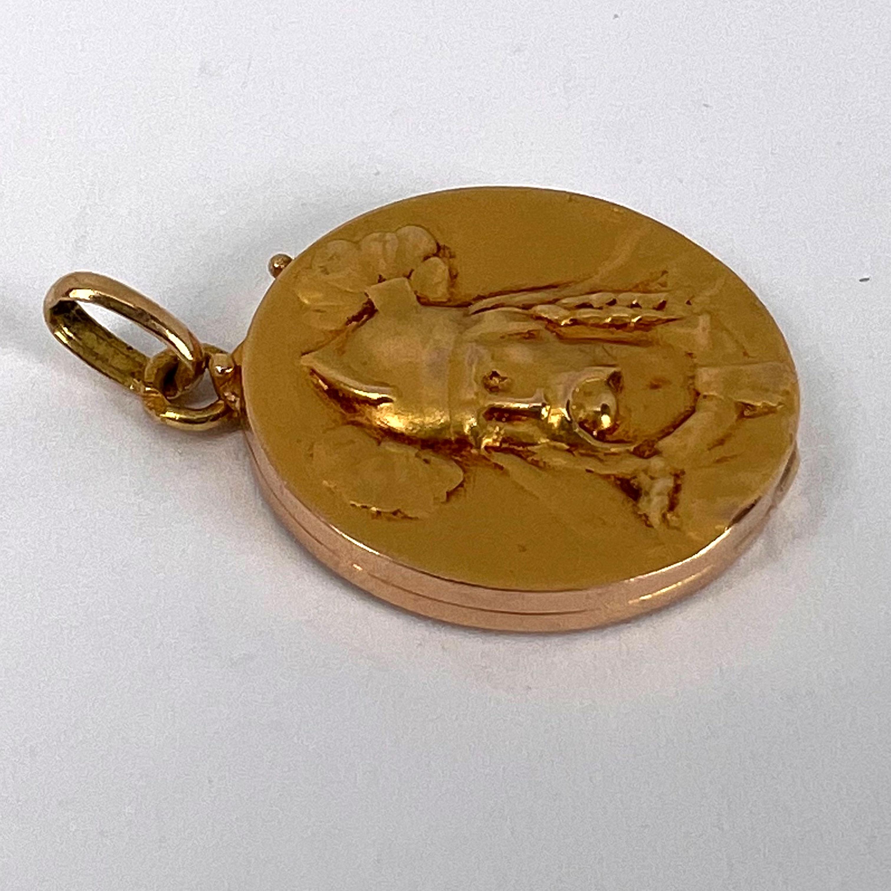 French Dropsy Vercingetorix Gaul 18K Yellow Gold Pendant Locket 8