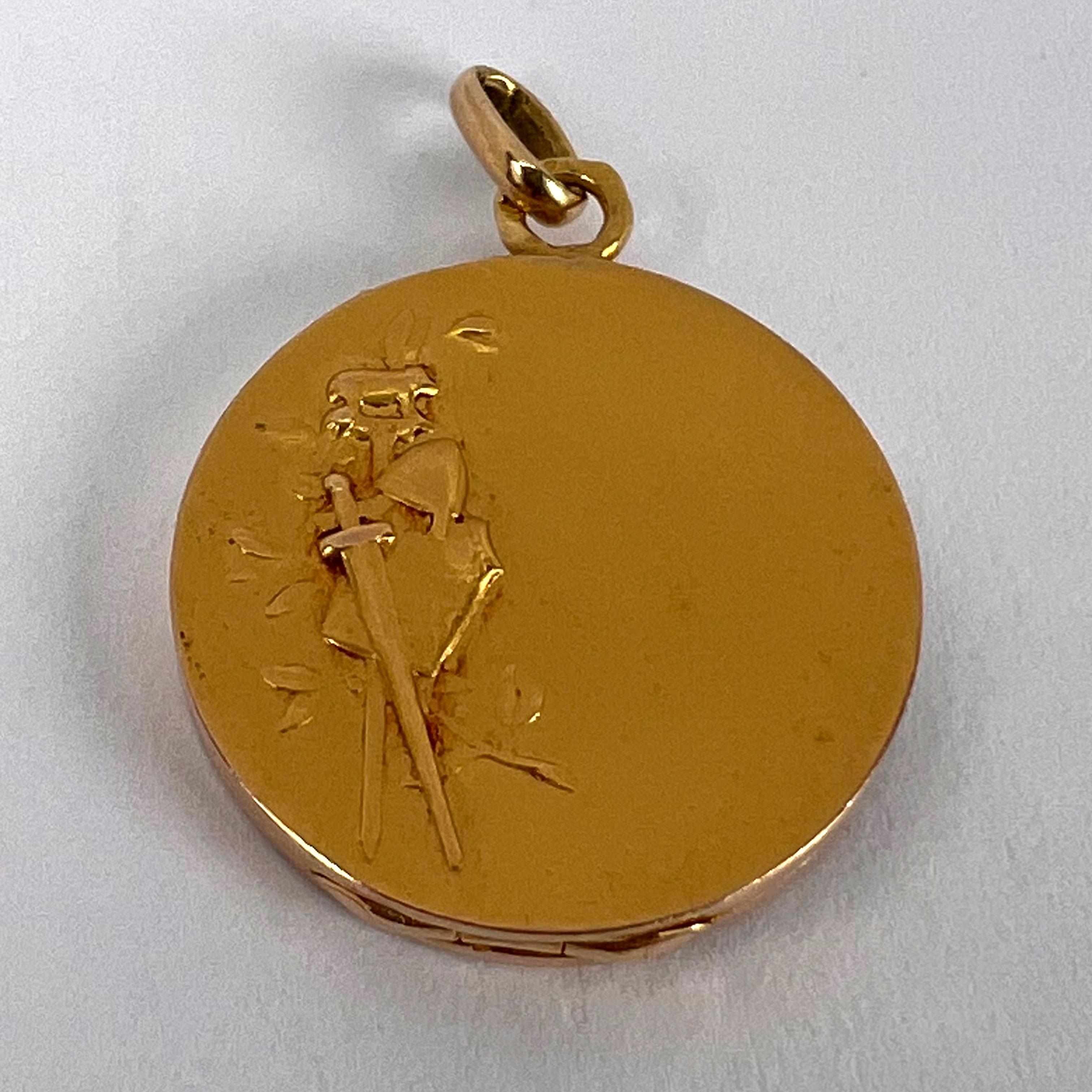 French Dropsy Vercingetorix Gaul 18K Yellow Gold Pendant Locket 9