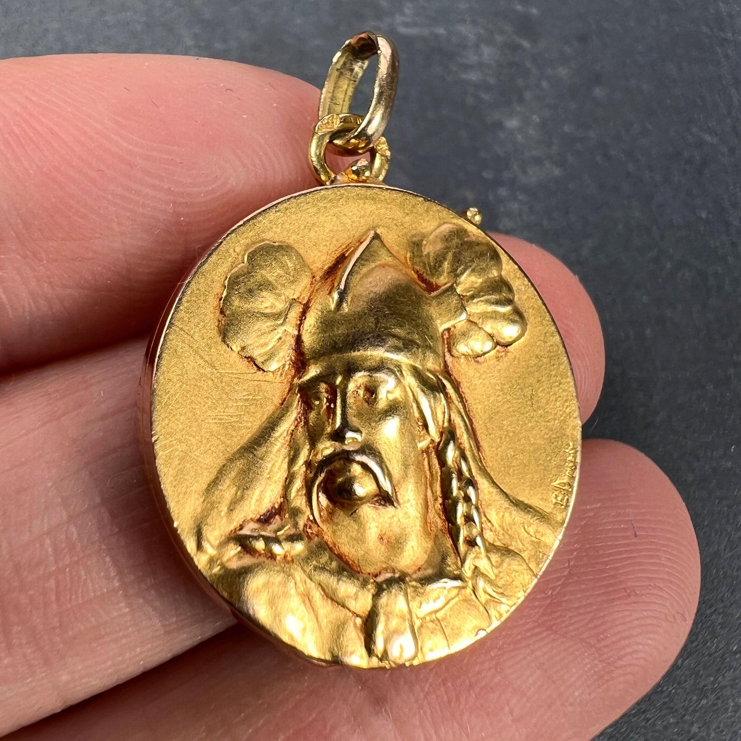 French Dropsy Vercingetorix Gaul 18K Yellow Gold Pendant Locket In Good Condition In London, GB