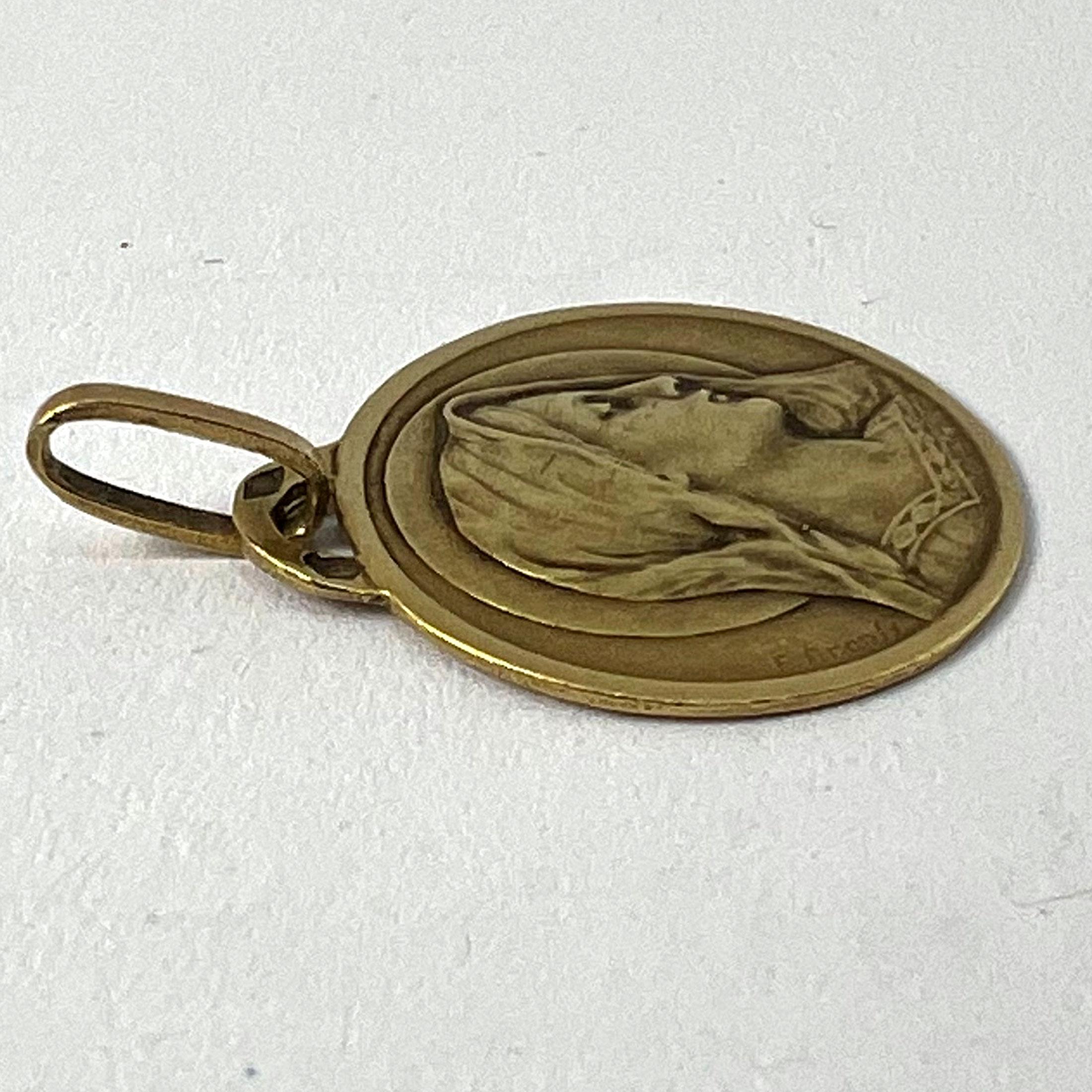Pendentif en or jaune 18K avec breloque en forme de médaille de la Vierge de Dropsy française en vente 10