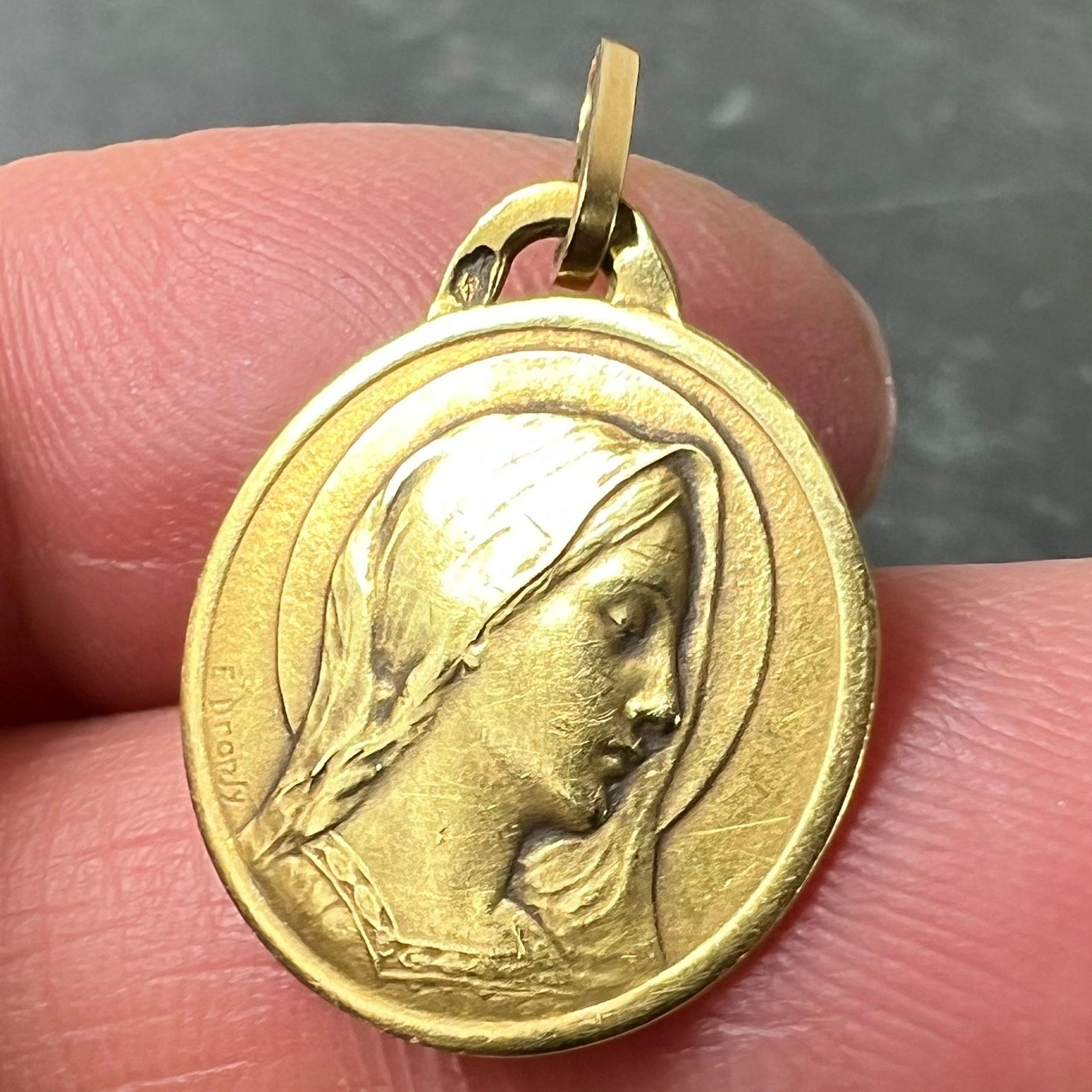 Pendentif en or jaune 18K avec breloque en forme de médaille de la Vierge de Dropsy française en vente 2