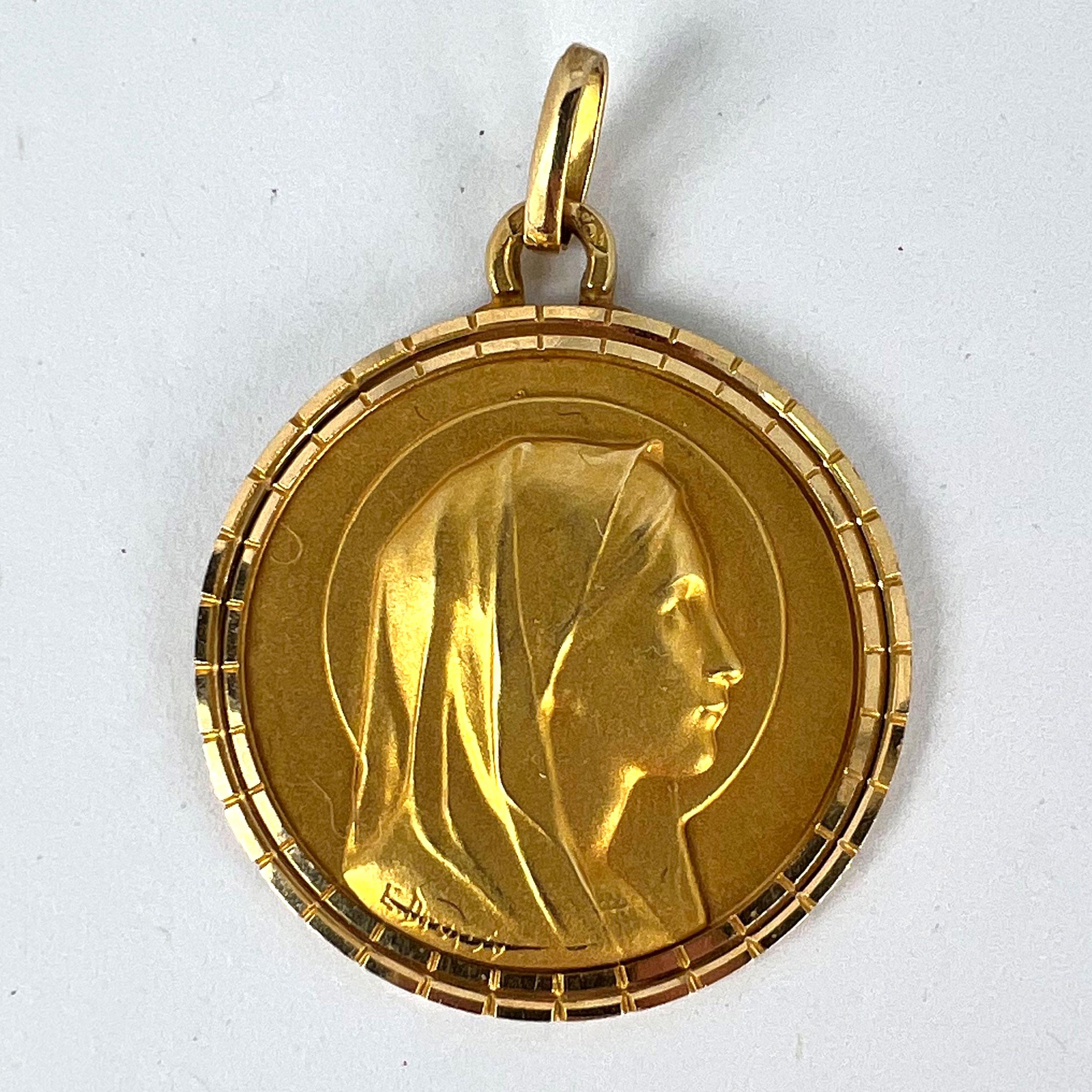 French Dropsy Virgin Mary 18K Yellow Gold Medal Pendant For Sale 7