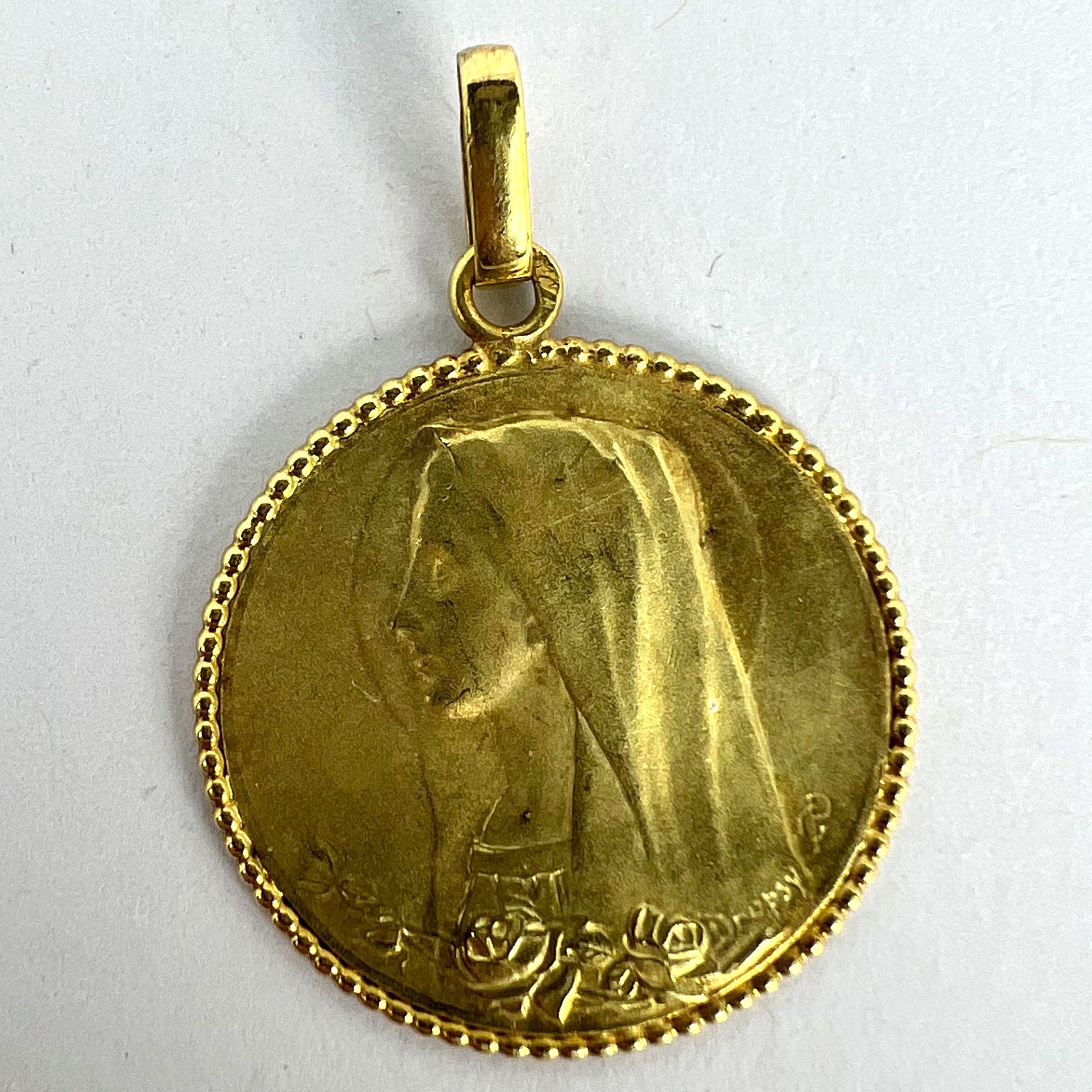 French Dropsy Virgin Mary 18K Yellow Gold Medal Pendant For Sale 7