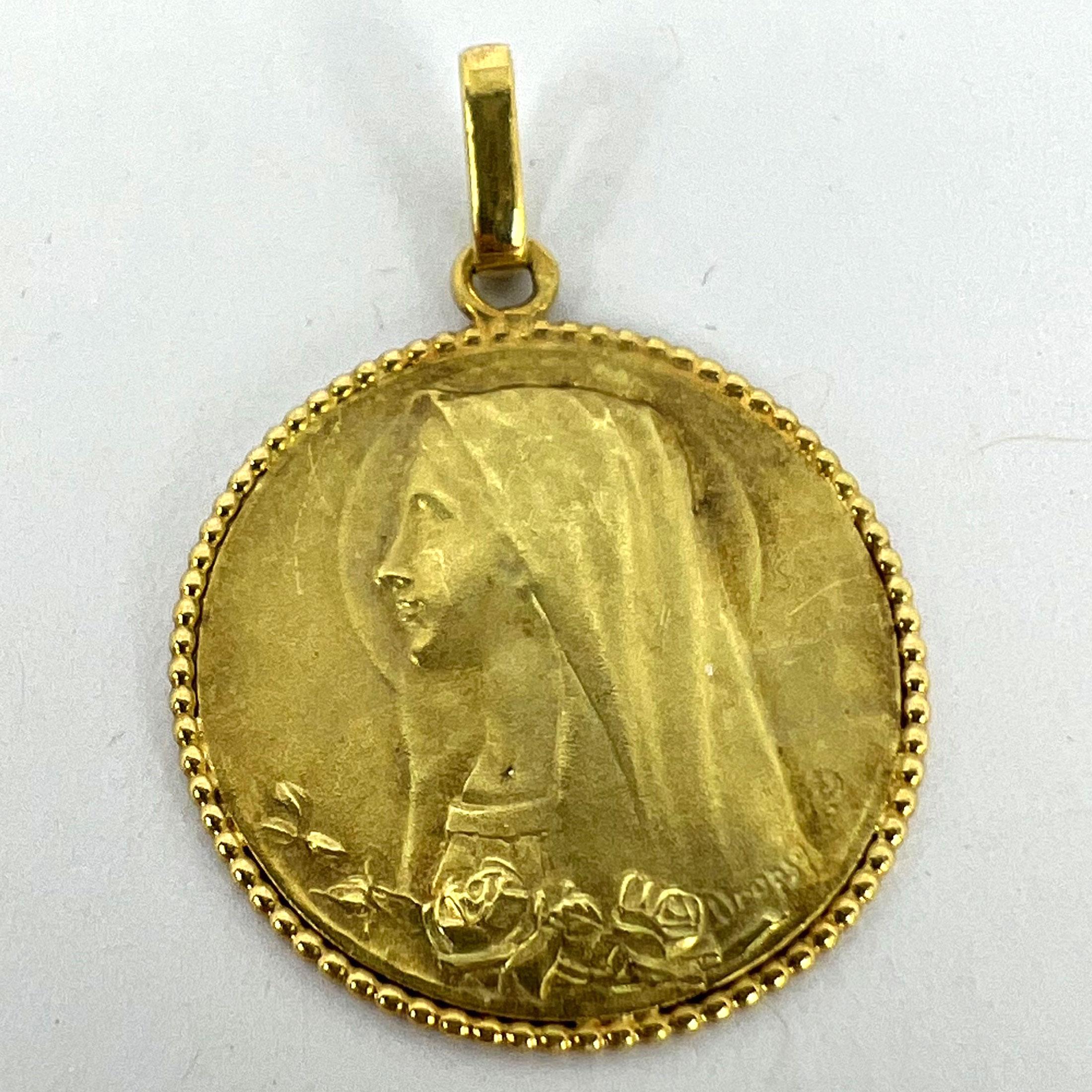 French Dropsy Virgin Mary 18K Yellow Gold Medal Pendant For Sale 8