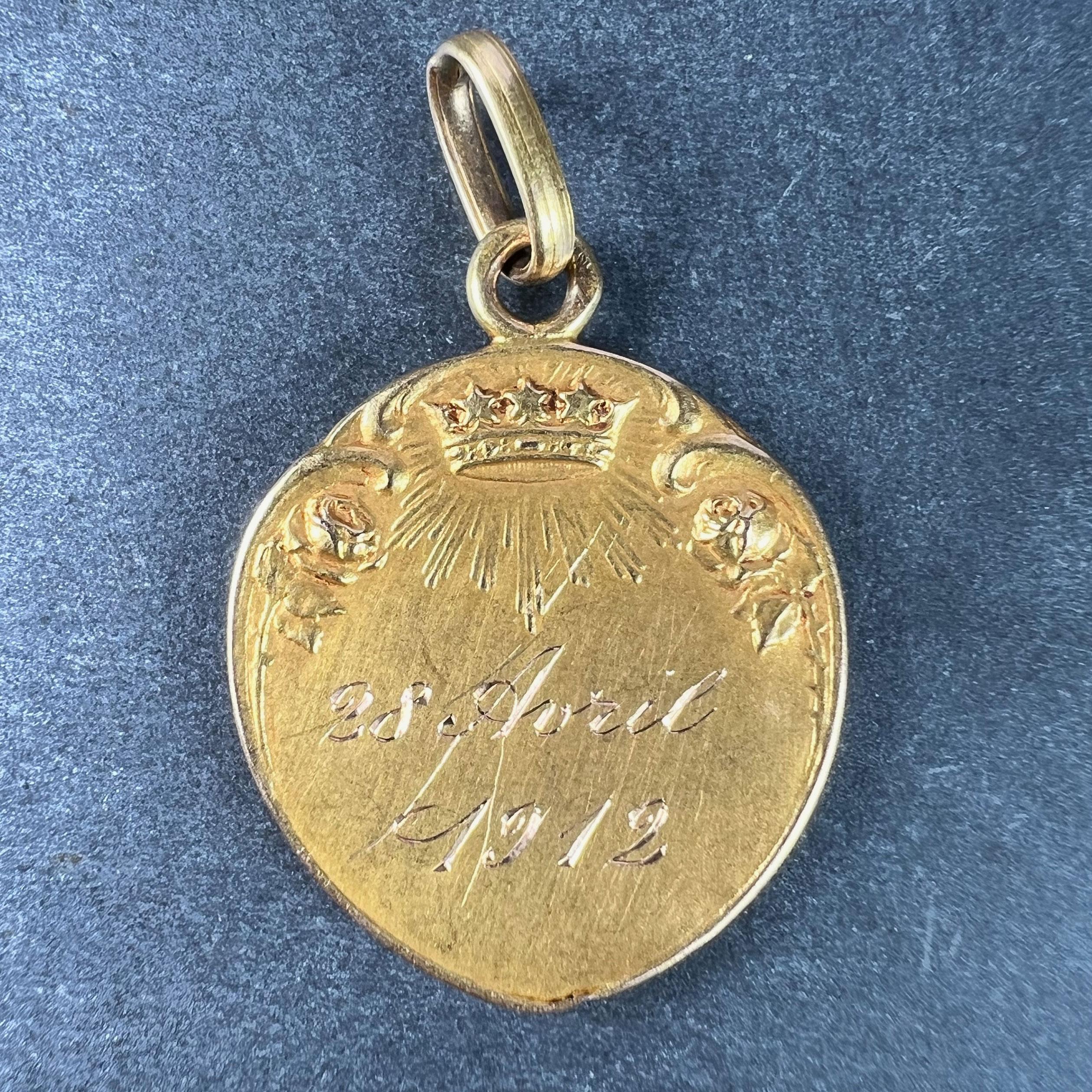 French Dropsy Virgin Mary 18K Yellow Gold Medal Pendant In Good Condition In London, GB