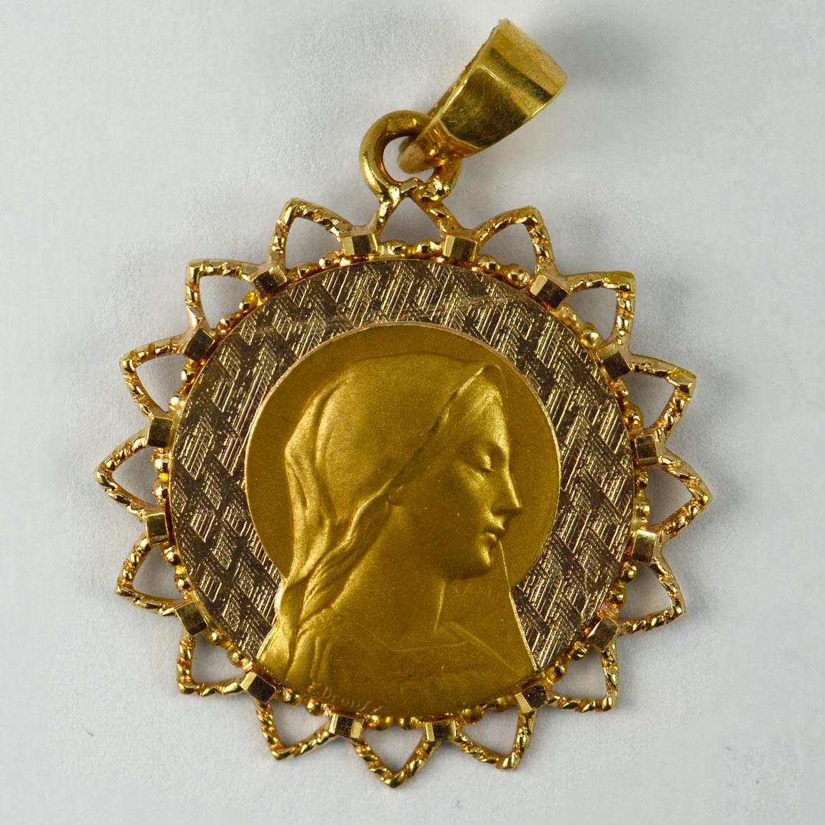 French Dropsy Virgin Mary 18k Yellow Gold Medal Pendant In Good Condition In London, GB