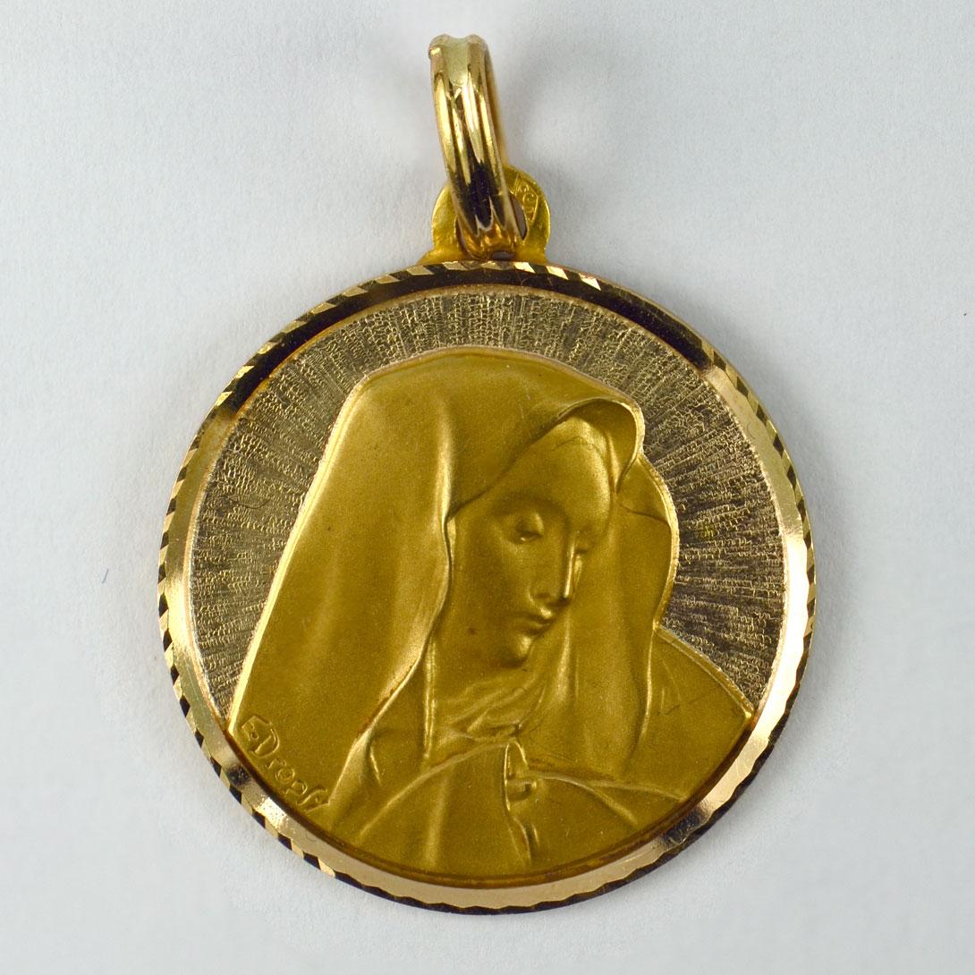 French Dropsy Virgin Mary 18K Yellow Gold Medal Pendant In Good Condition In London, GB