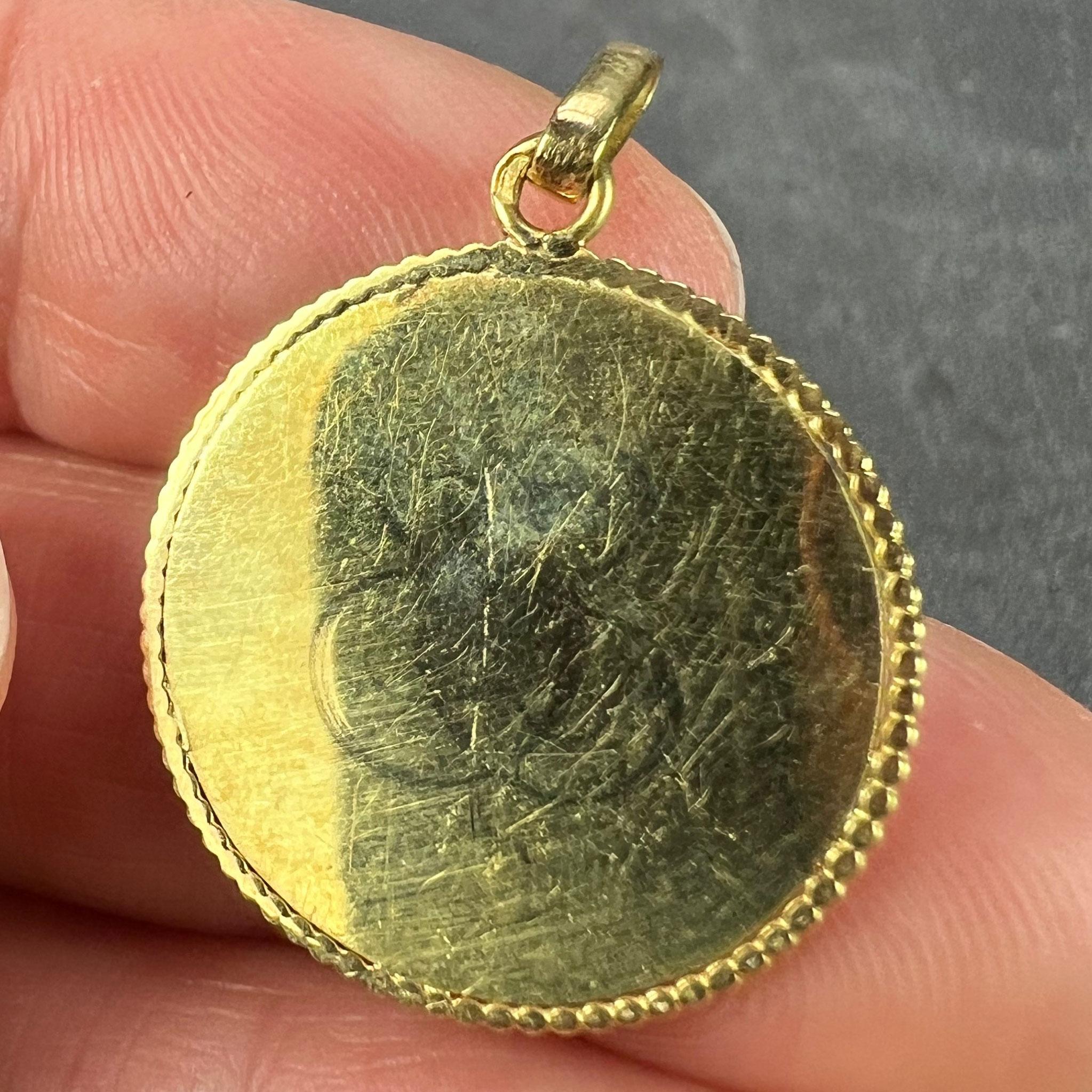 French Dropsy Virgin Mary 18K Yellow Gold Medal Pendant For Sale 4