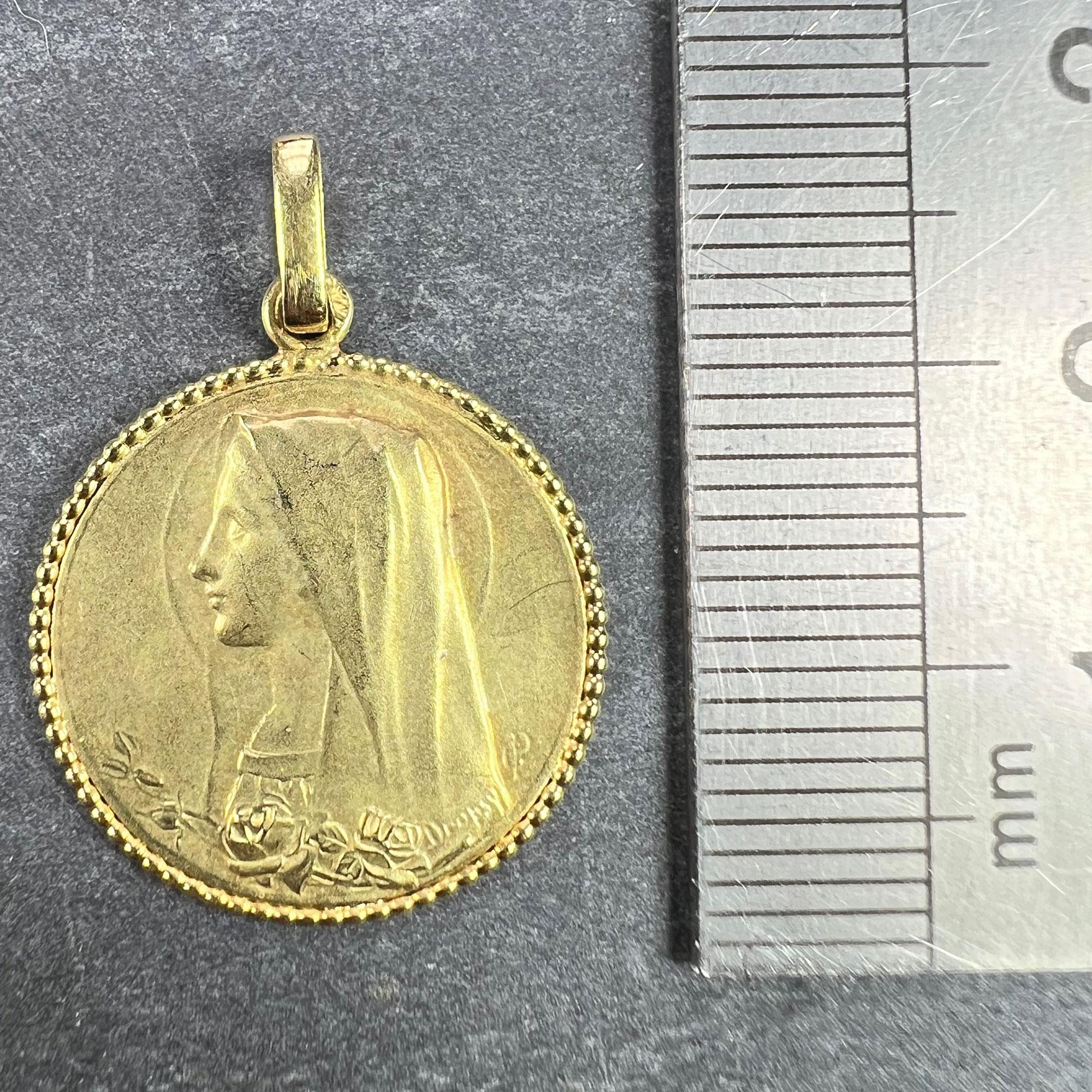 French Dropsy Virgin Mary 18K Yellow Gold Medal Pendant For Sale 5