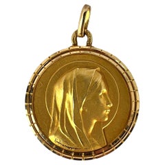 Pendentif français en or jaune 18 carats avec médaille de la Vierge Marie en forme de goutte d'eau