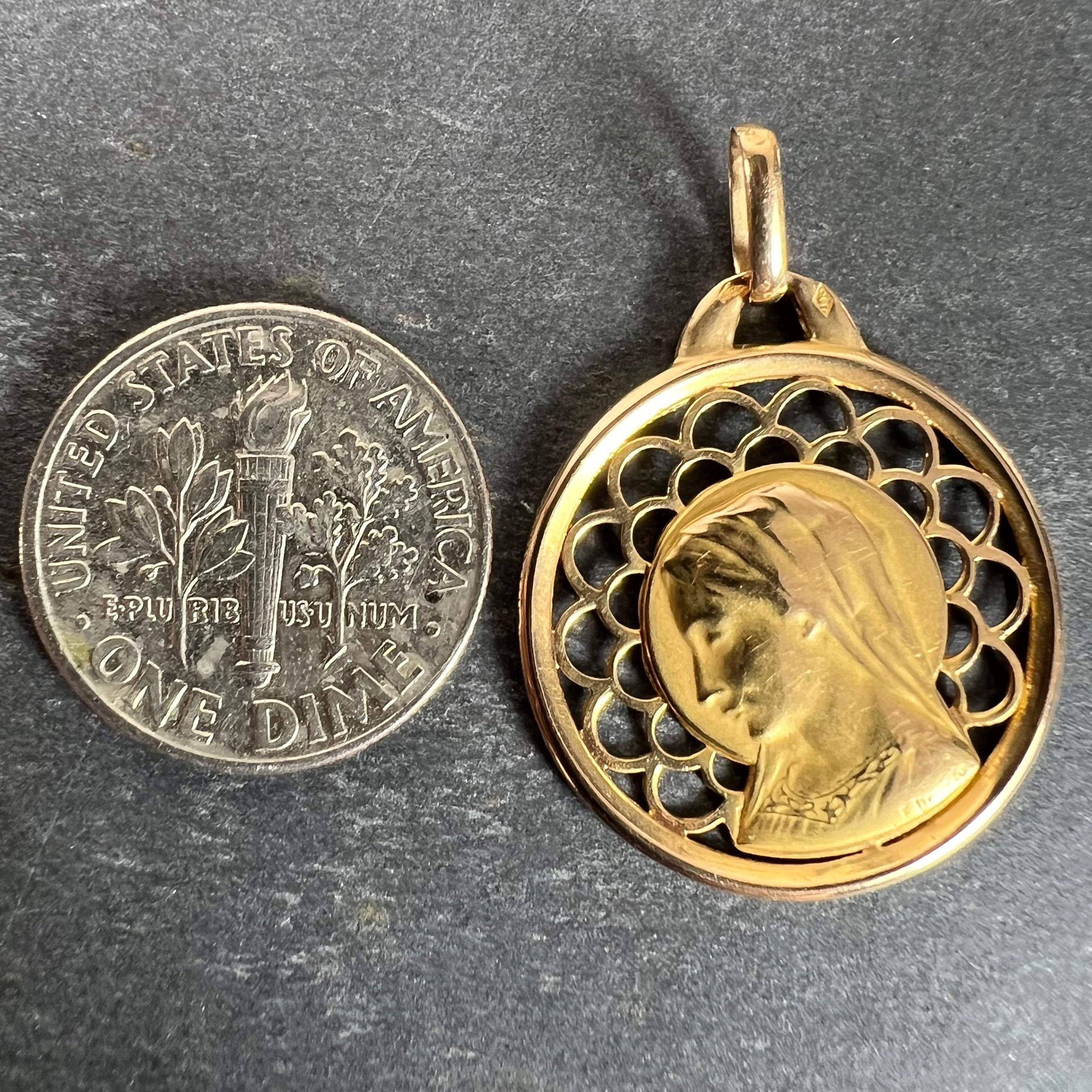 French Dropsy Virgin Mary 18K Yellow Gold Pierced Medal Charm Pendant For Sale 6