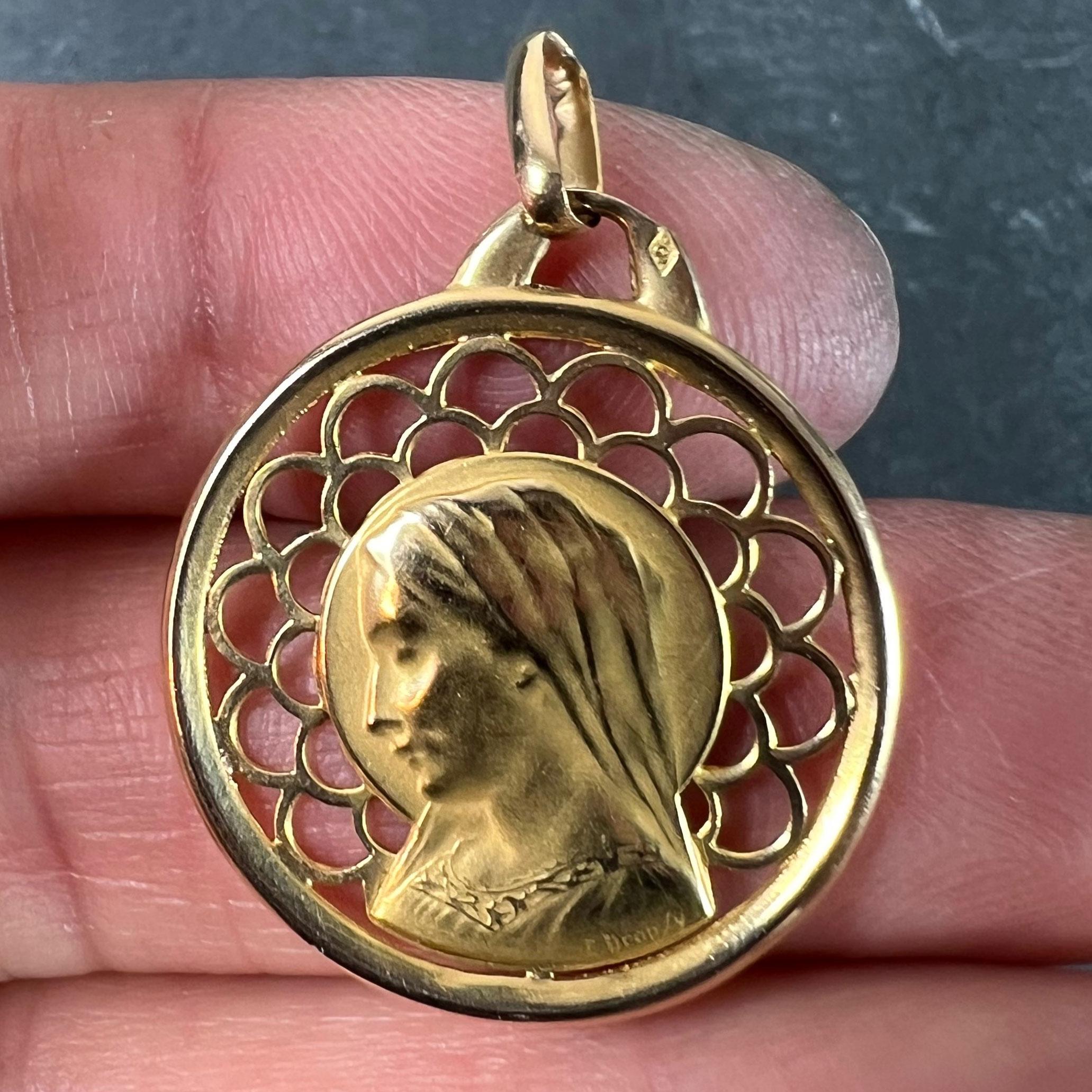 French Dropsy Virgin Mary 18K Yellow Gold Pierced Medal Charm Pendant For Sale 1