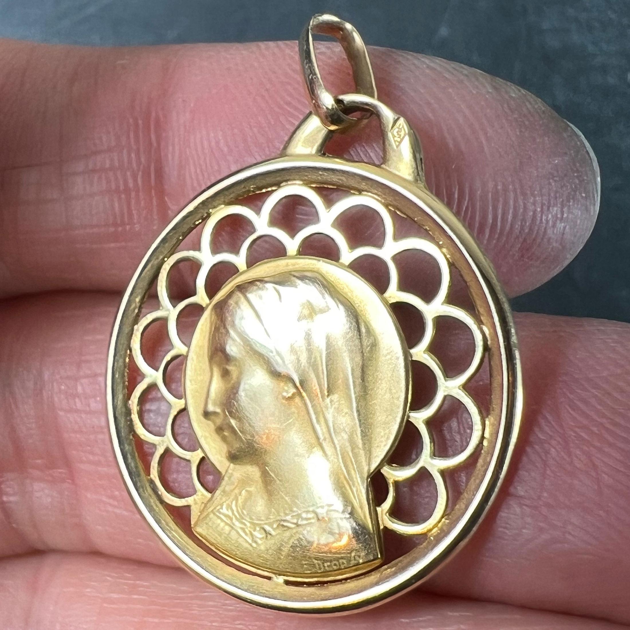French Dropsy Virgin Mary 18K Yellow Gold Pierced Medal Charm Pendant For Sale 2