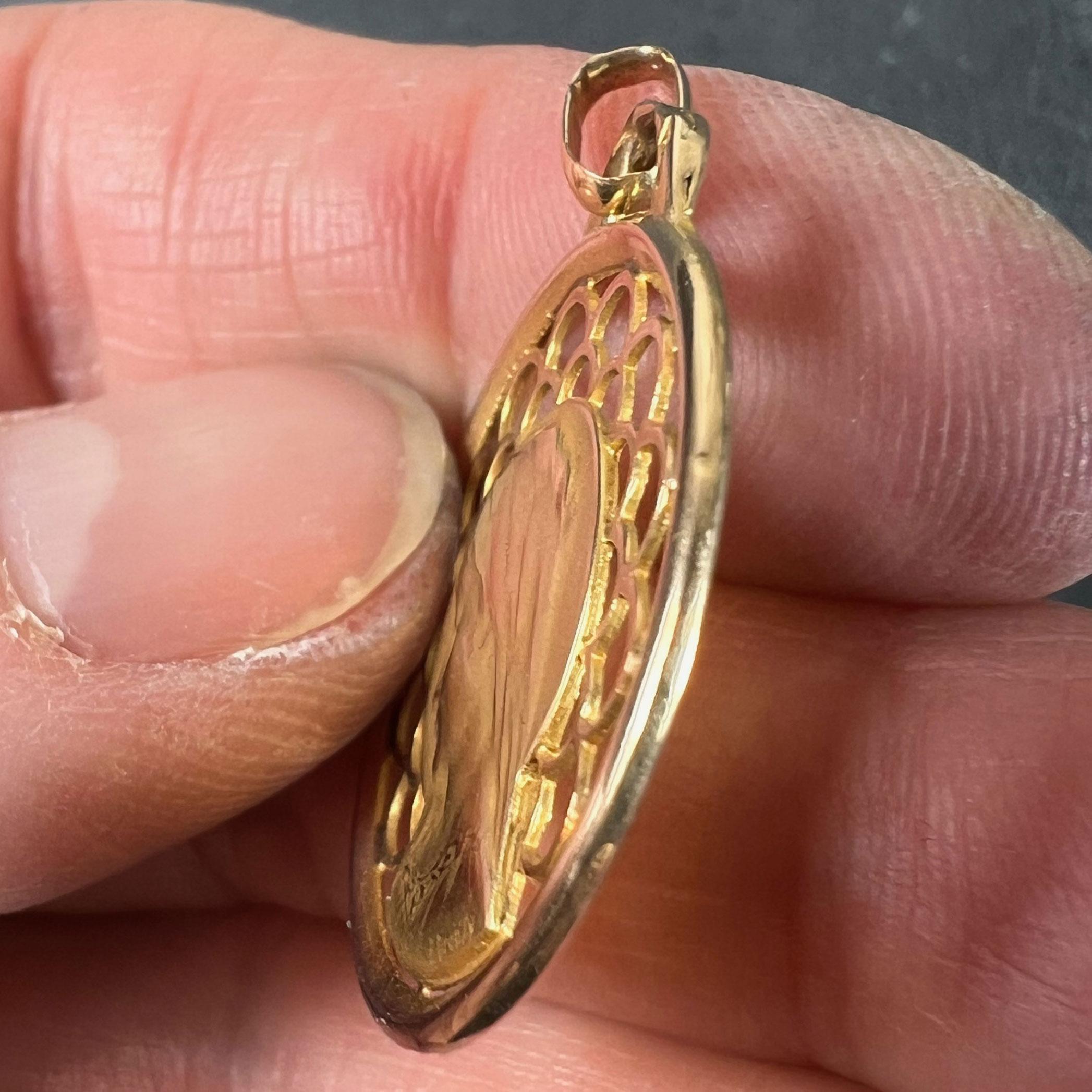 French Dropsy Virgin Mary 18K Yellow Gold Pierced Medal Charm Pendant For Sale 3