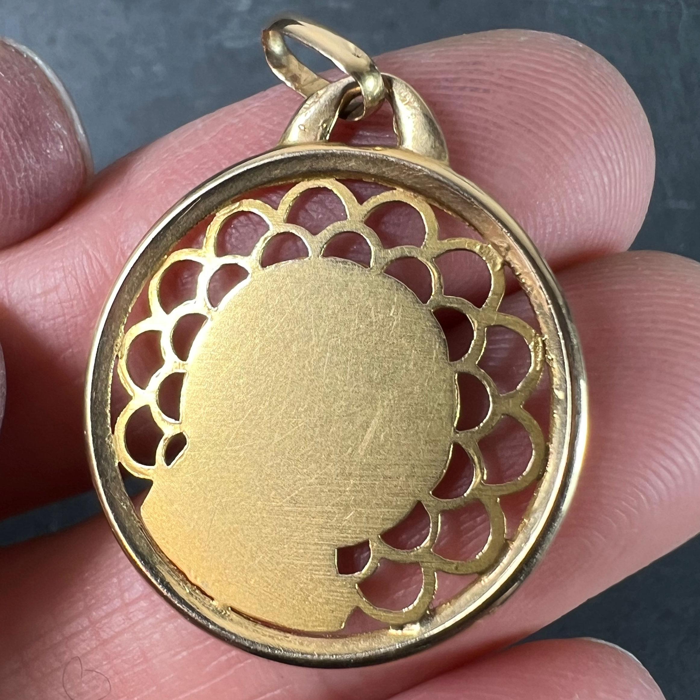 French Dropsy Virgin Mary 18K Yellow Gold Pierced Medal Charm Pendant For Sale 4