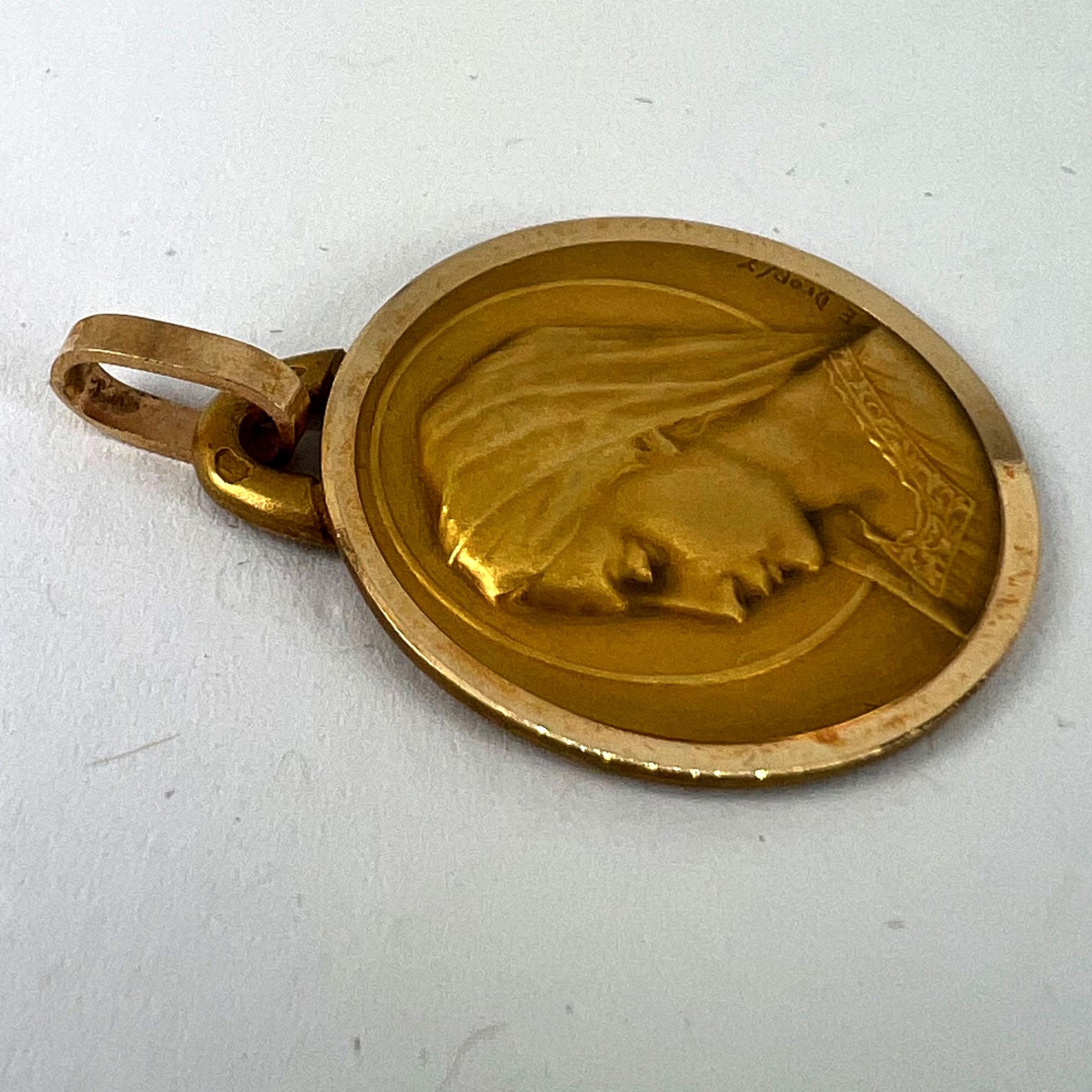 French Dropsy Virgin Mary 18K Yellow Gold Religious Medal Pendant For Sale 8