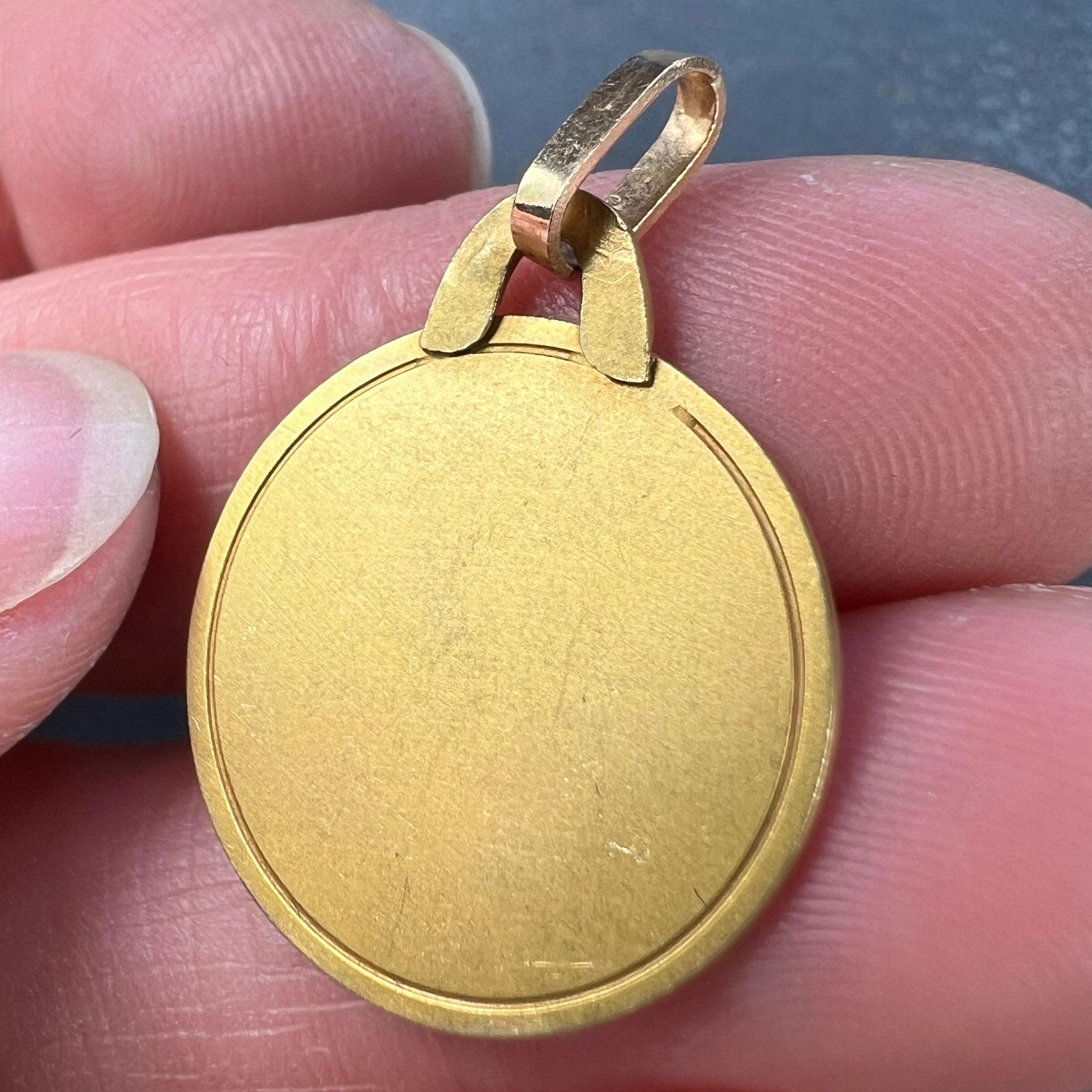 French Dropsy Virgin Mary 18K Yellow Gold Religious Medal Pendant For Sale 2