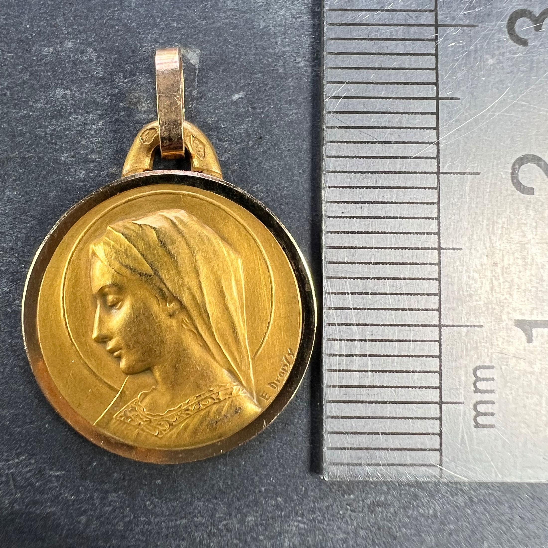 French Dropsy Virgin Mary 18K Yellow Gold Religious Medal Pendant For Sale 3
