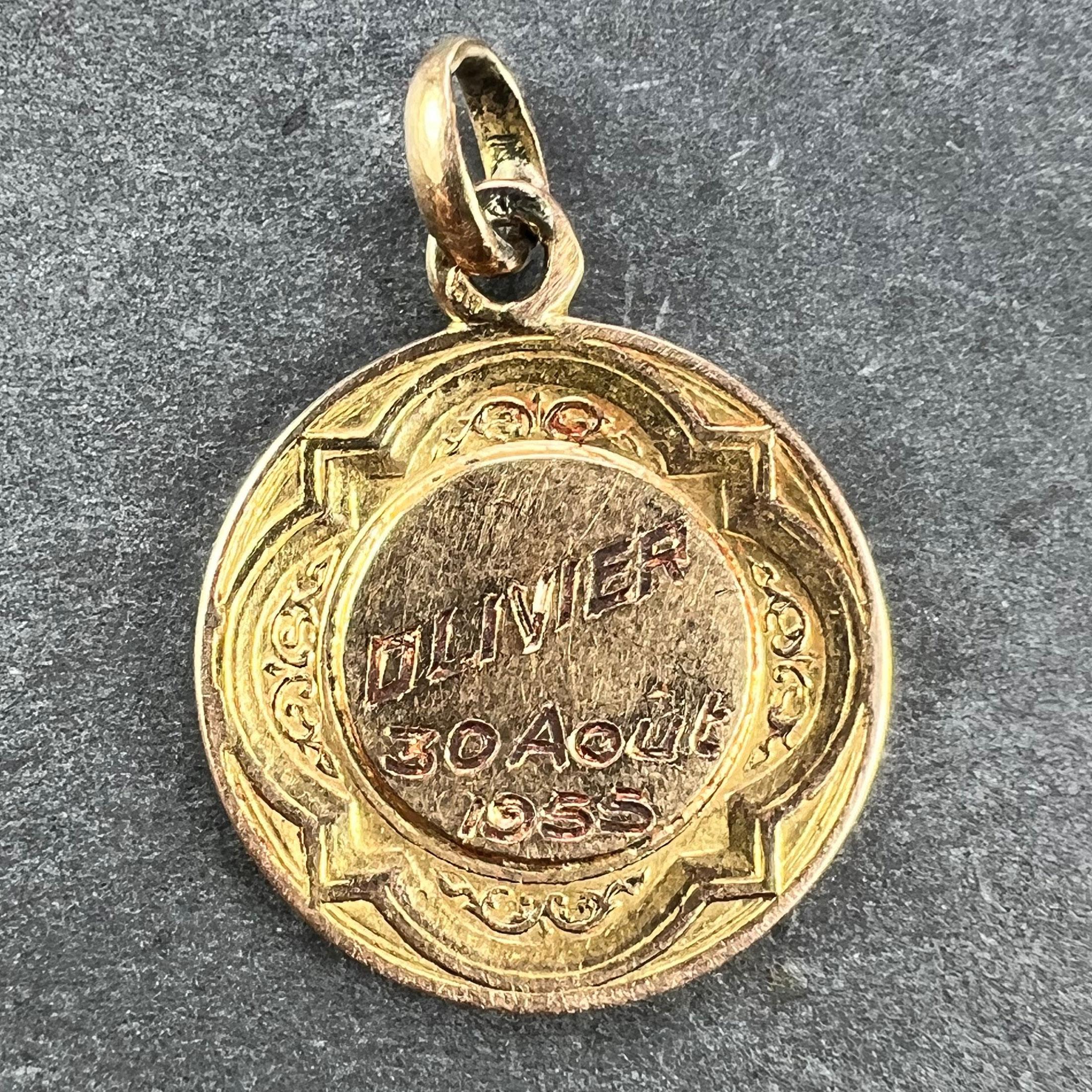 French Dropsy Virgin Mary Ave Maria 18K Yellow Gold Charm Pendant In Good Condition For Sale In London, GB