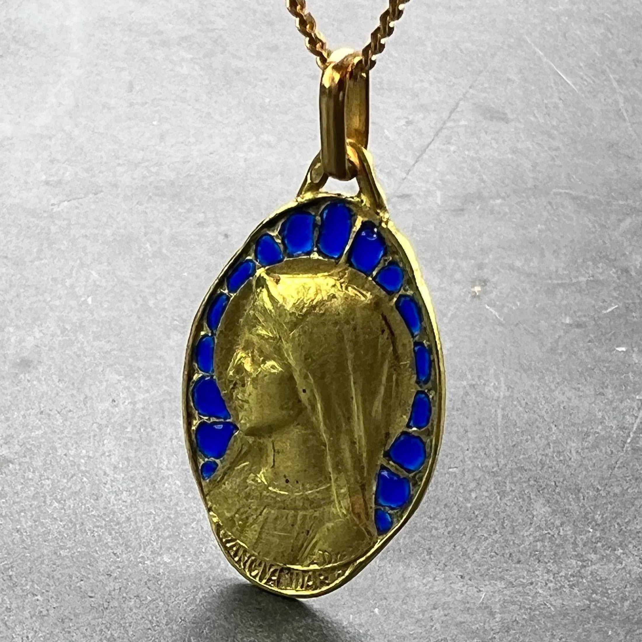 French Dropsy Virgin Mary Plique A Jour Enamel 18K Yellow Gold Pendant Medal In Good Condition For Sale In London, GB