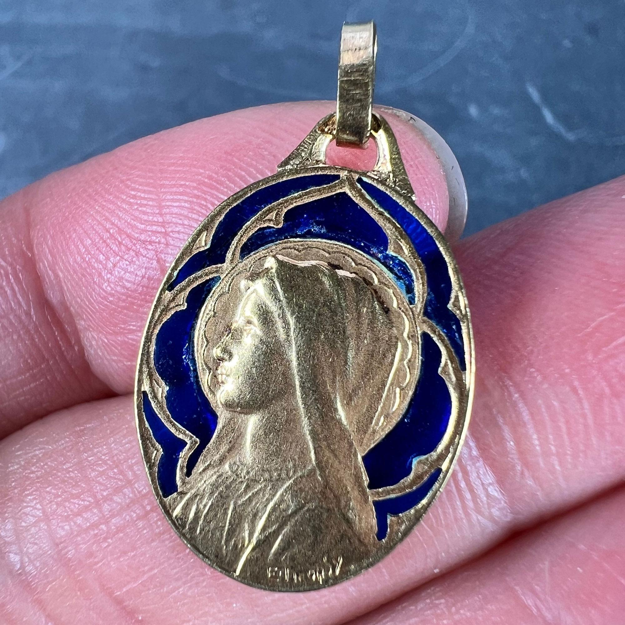 Französische Tropfenförmige Jungfrau Maria Plique A Jour Emaille 18K Gelbgold Anhänger Medaille im Angebot 3