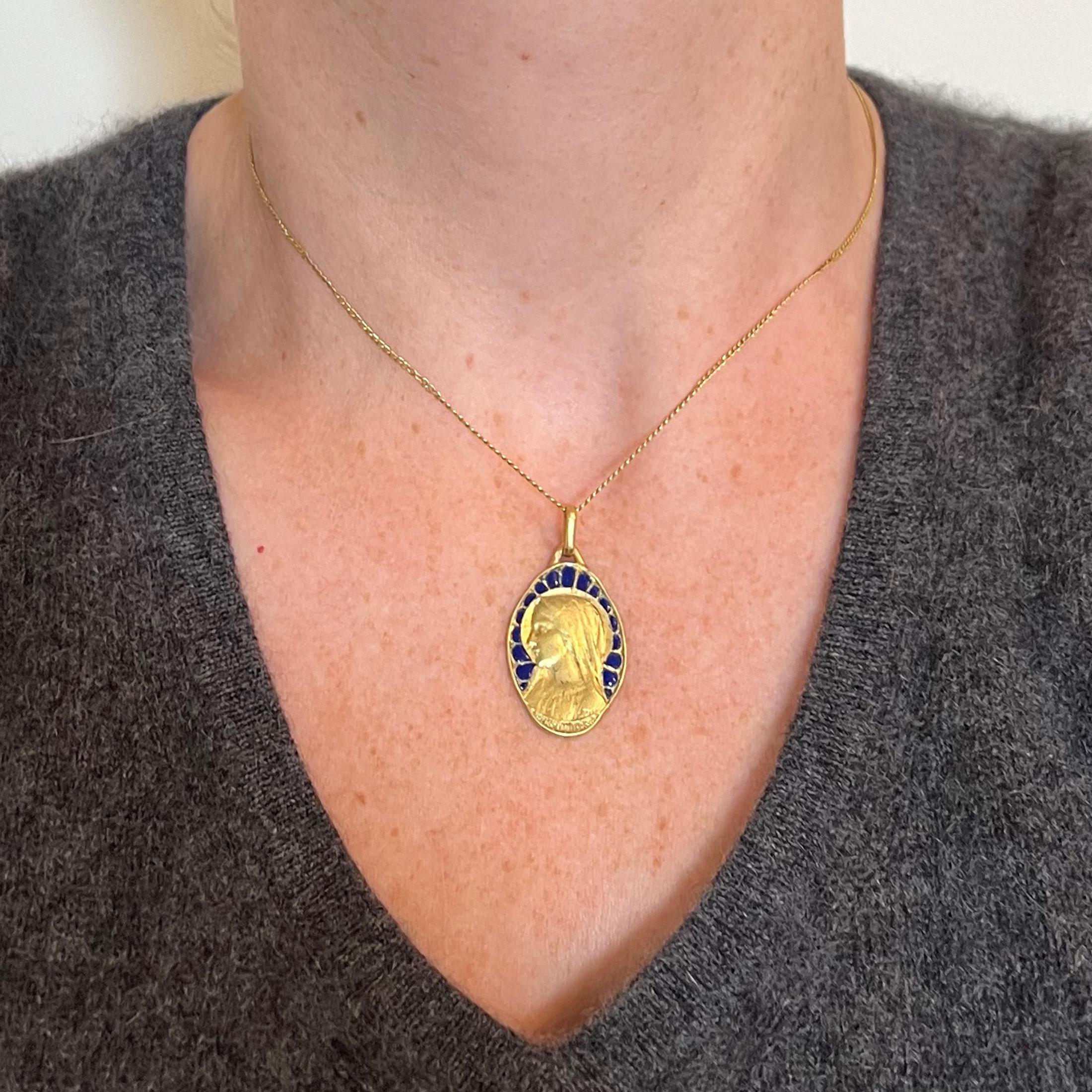 French Dropsy Virgin Mary Plique A Jour Enamel 18K Yellow Gold Pendant Medal For Sale 3