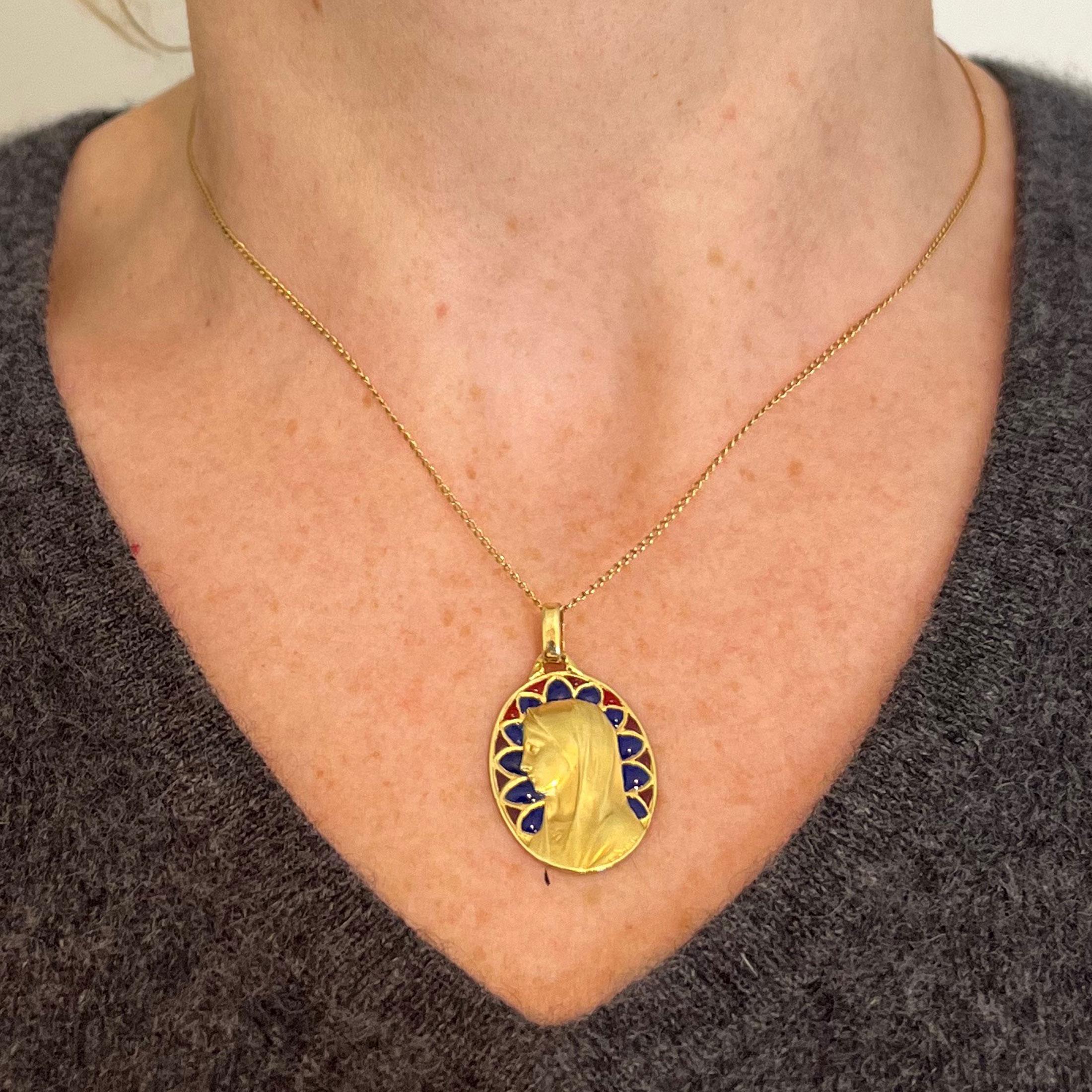French Dropsy Virgin Mary Plique A Jour Enamel 18K Yellow Gold Pendant Medal For Sale 3