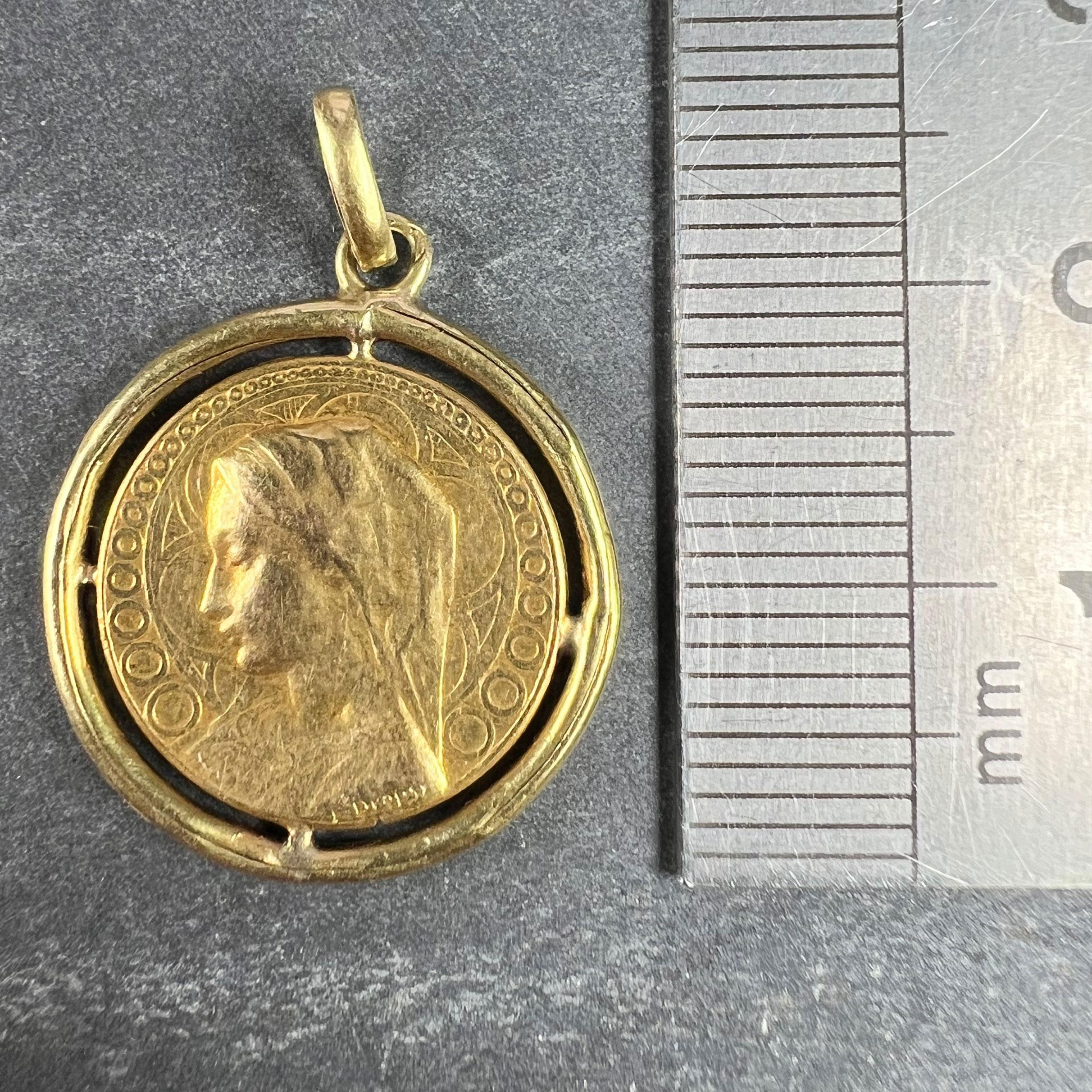 French Dropsy Virgin Mary Virgo Gloriosa 18K Yellow Gold Medal Pendant For Sale 6