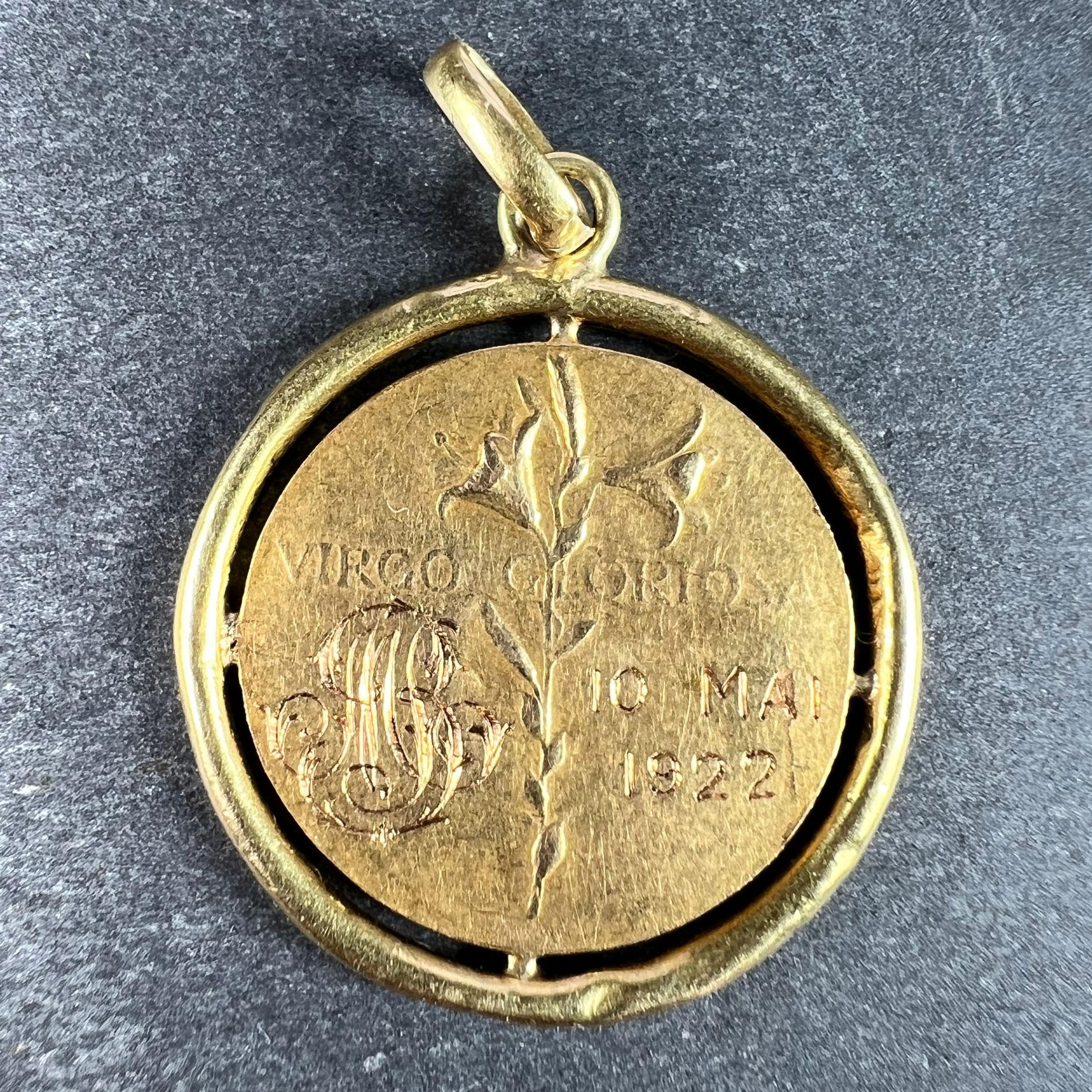 French Dropsy Virgin Mary Virgo Gloriosa 18K Yellow Gold Medal Pendant In Good Condition For Sale In London, GB