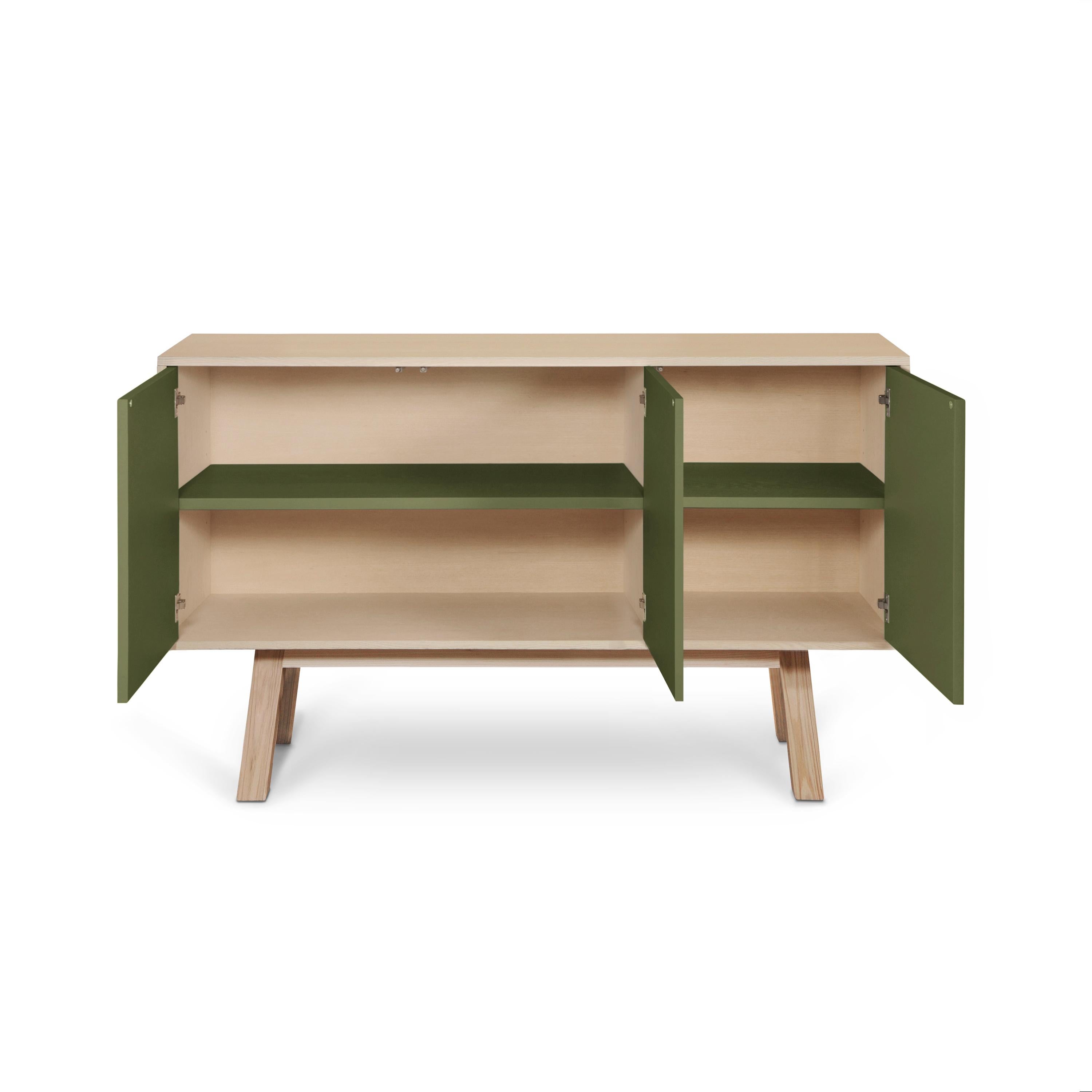 Aparador verde de 3 puertas, artesanal y duradero, del diseñador Eric Gizard Paris en Nuevo estado para la venta en Landivy, FR