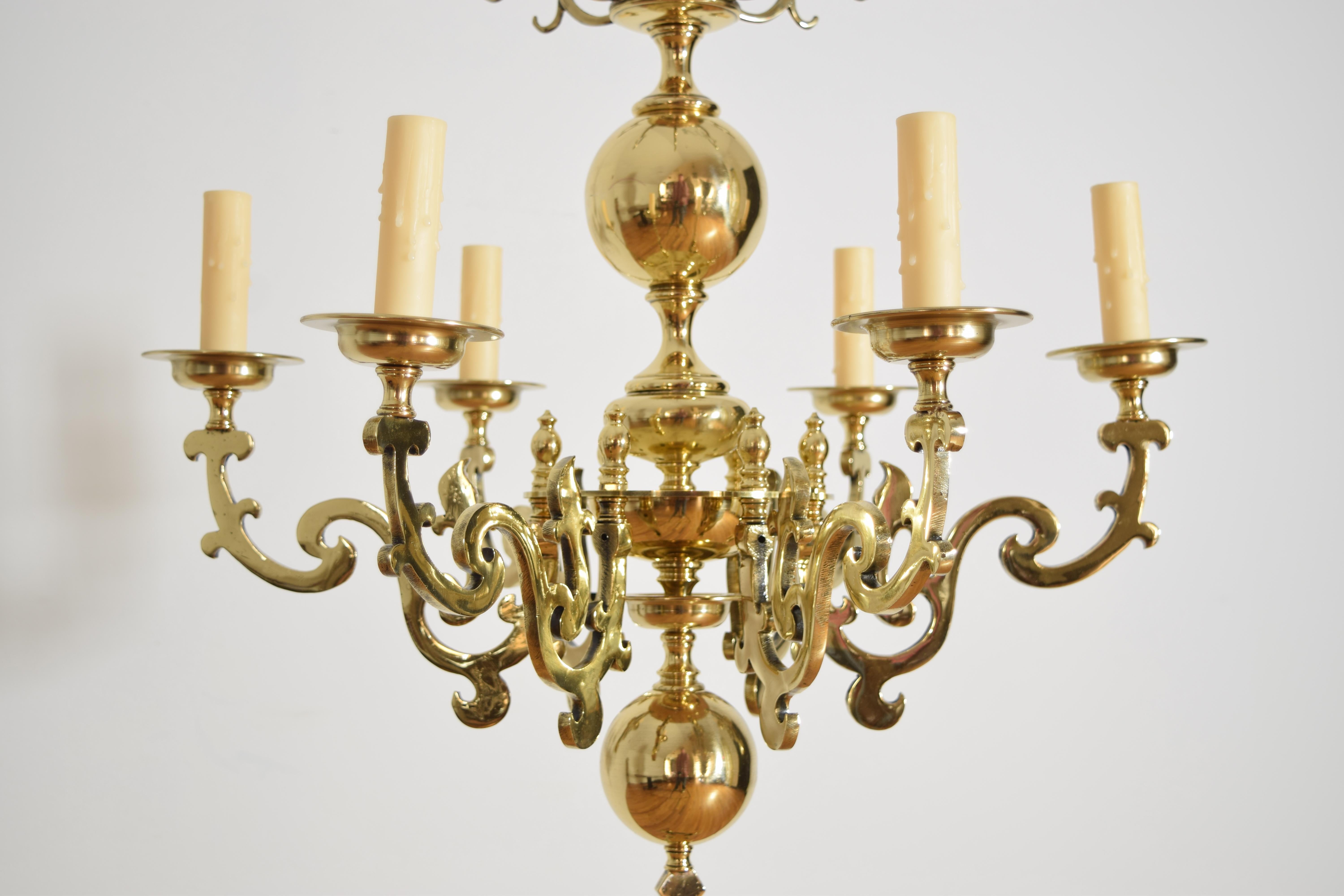 Lampadario a 6 luci in ottone fuso in stile olandese francese, prima metà del XIX secolo In condizioni buone in vendita a Atlanta, GA