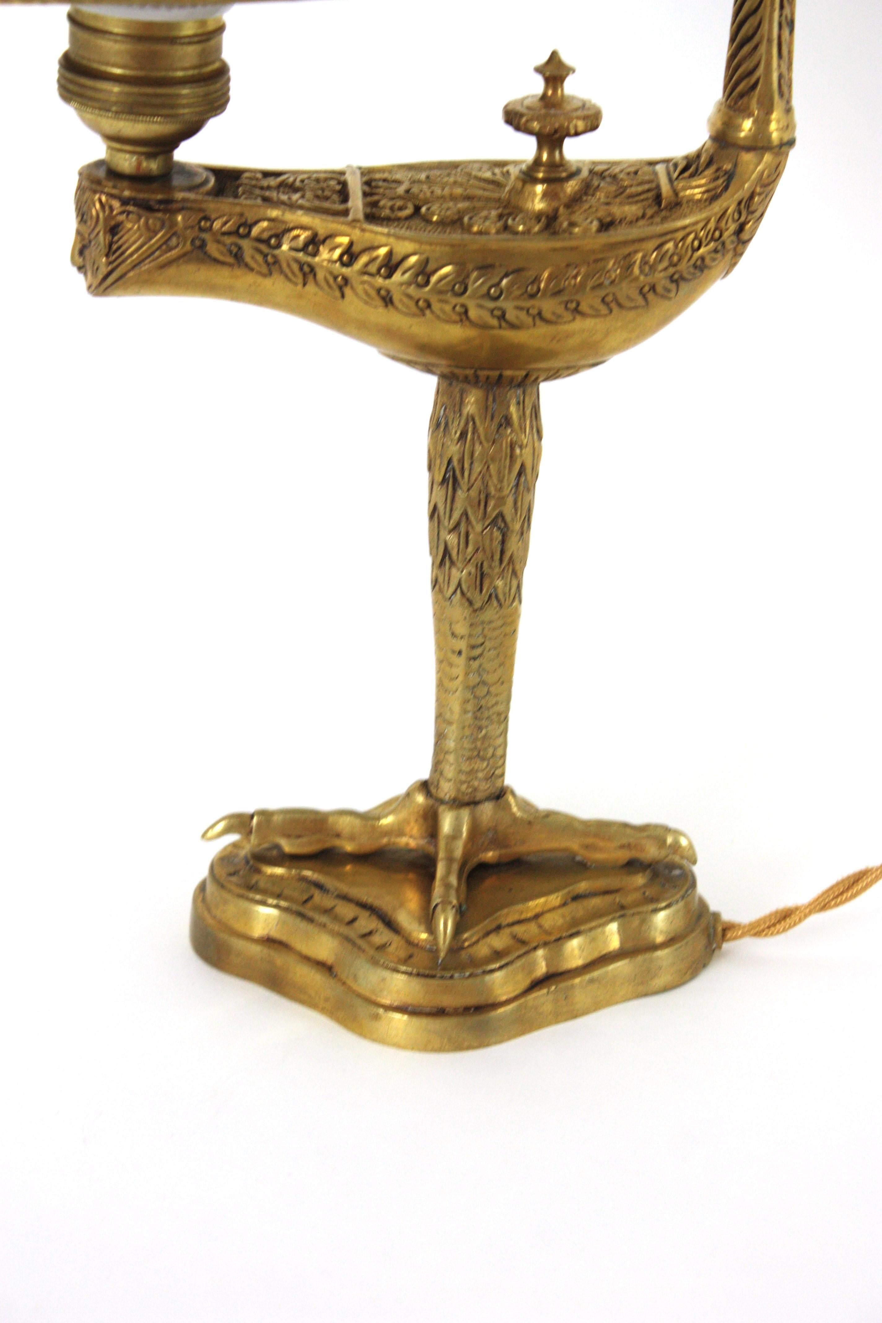 Lámpara de mesa francesa Águila de latón, estilo Muller Frères en venta 4