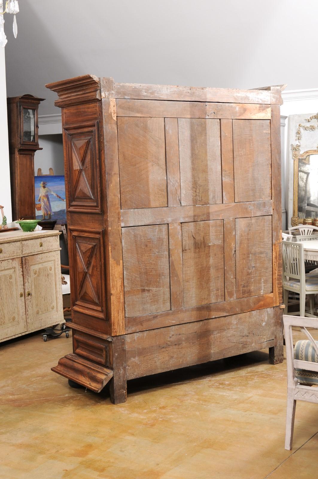 French Early 17th Century Louis XIII Period Walnut Armoire with Geometric Motifs For Sale 4