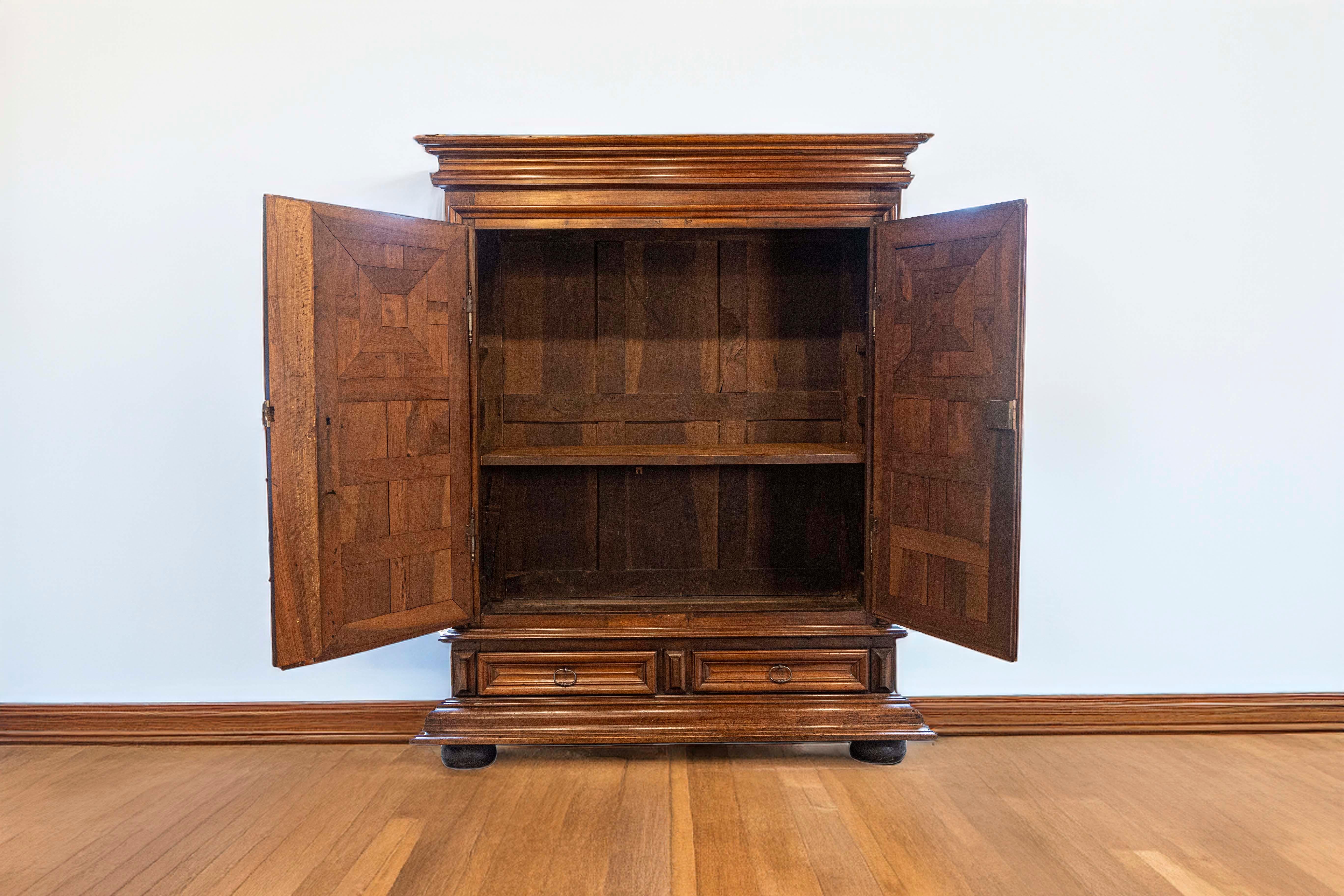armoire louis xiii