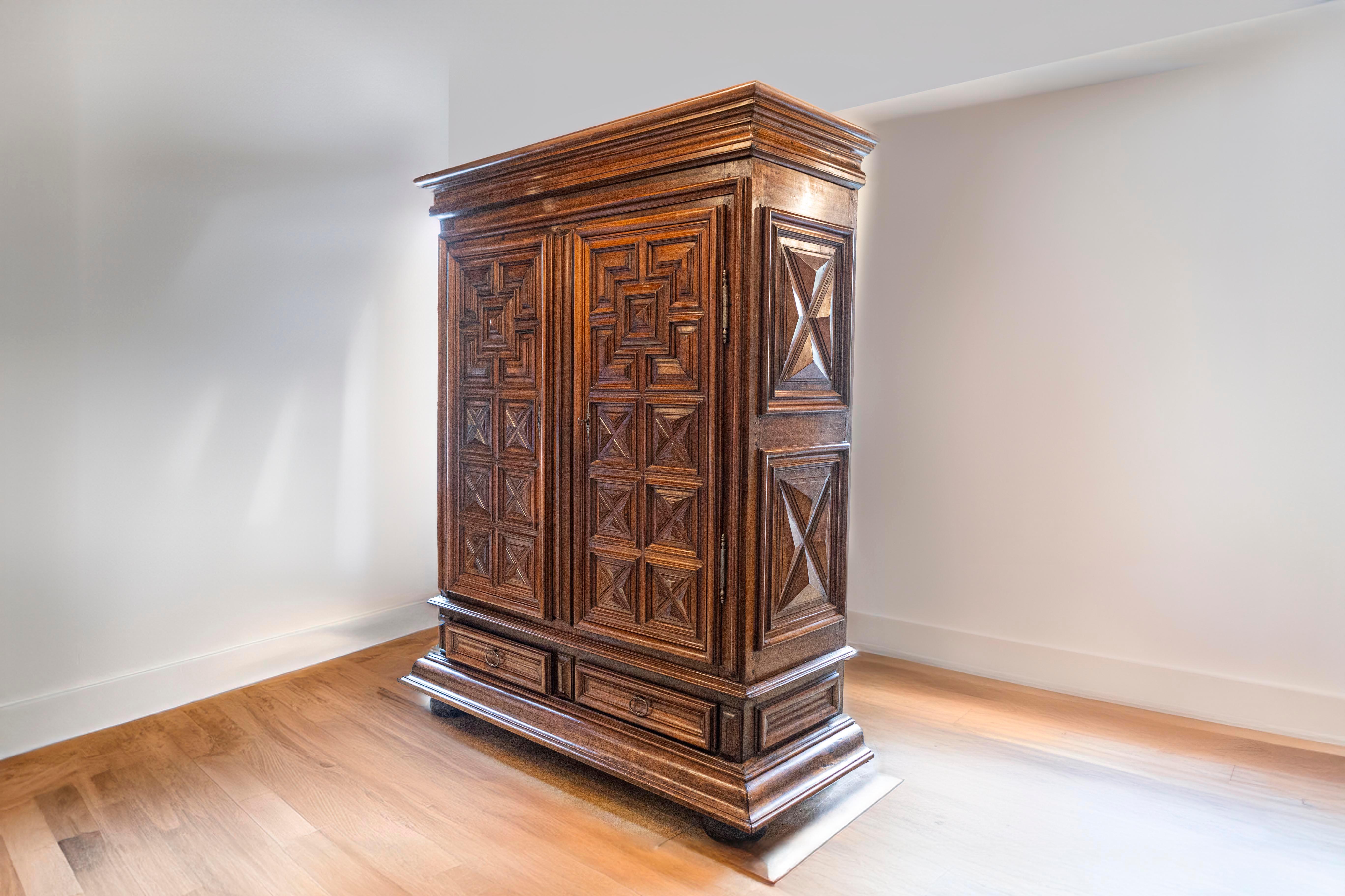 armoire louis 13