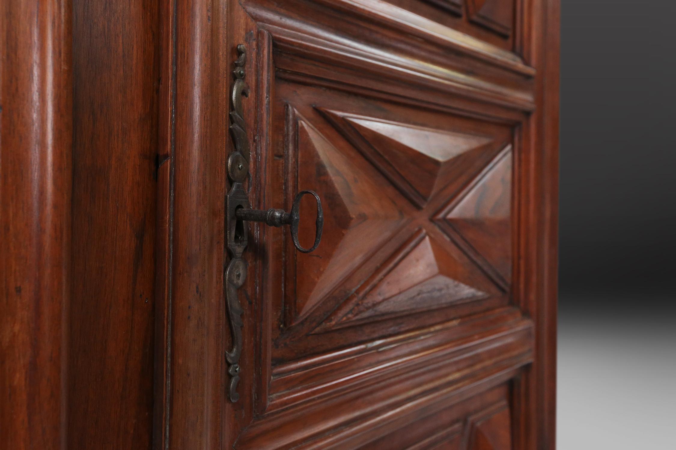 French Early 17th Century Louis XIII Wardrobe For Sale 2