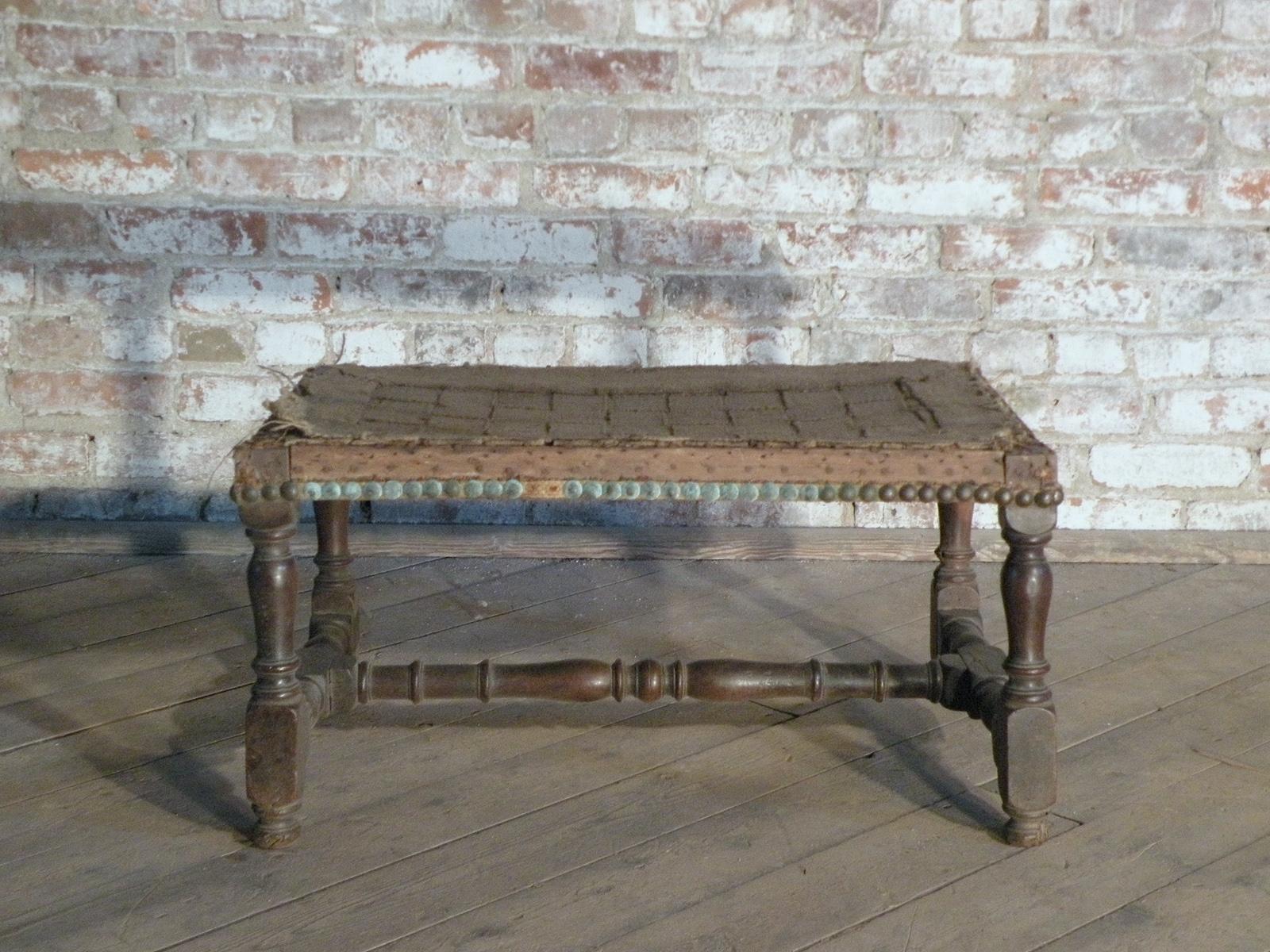 Turned French Early 18th Century Baroque Walnut Bench / Footstool For Sale