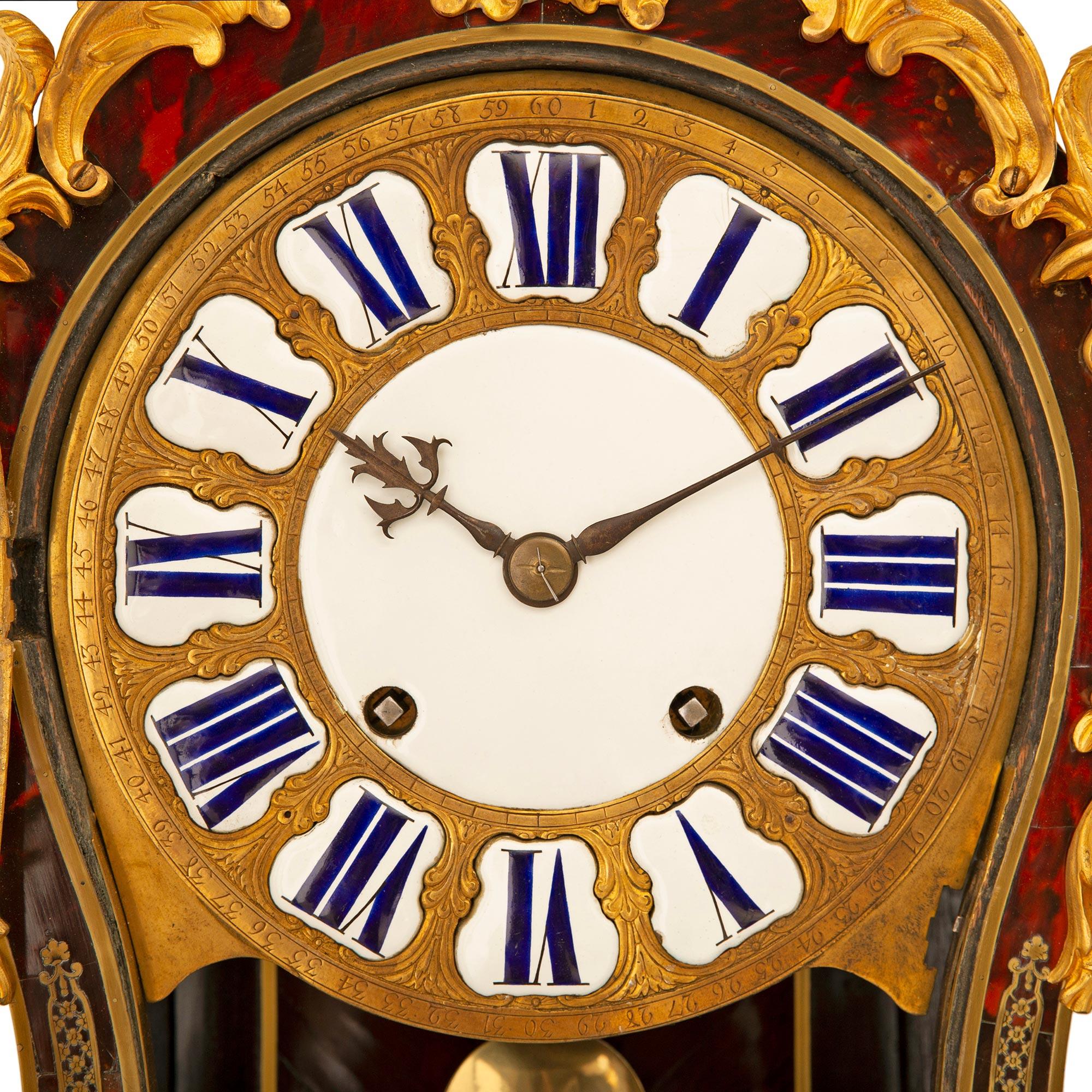 French Early 18th Century Louis XV Period Tortoise Shell and Ormolu Cartel Clock For Sale 1