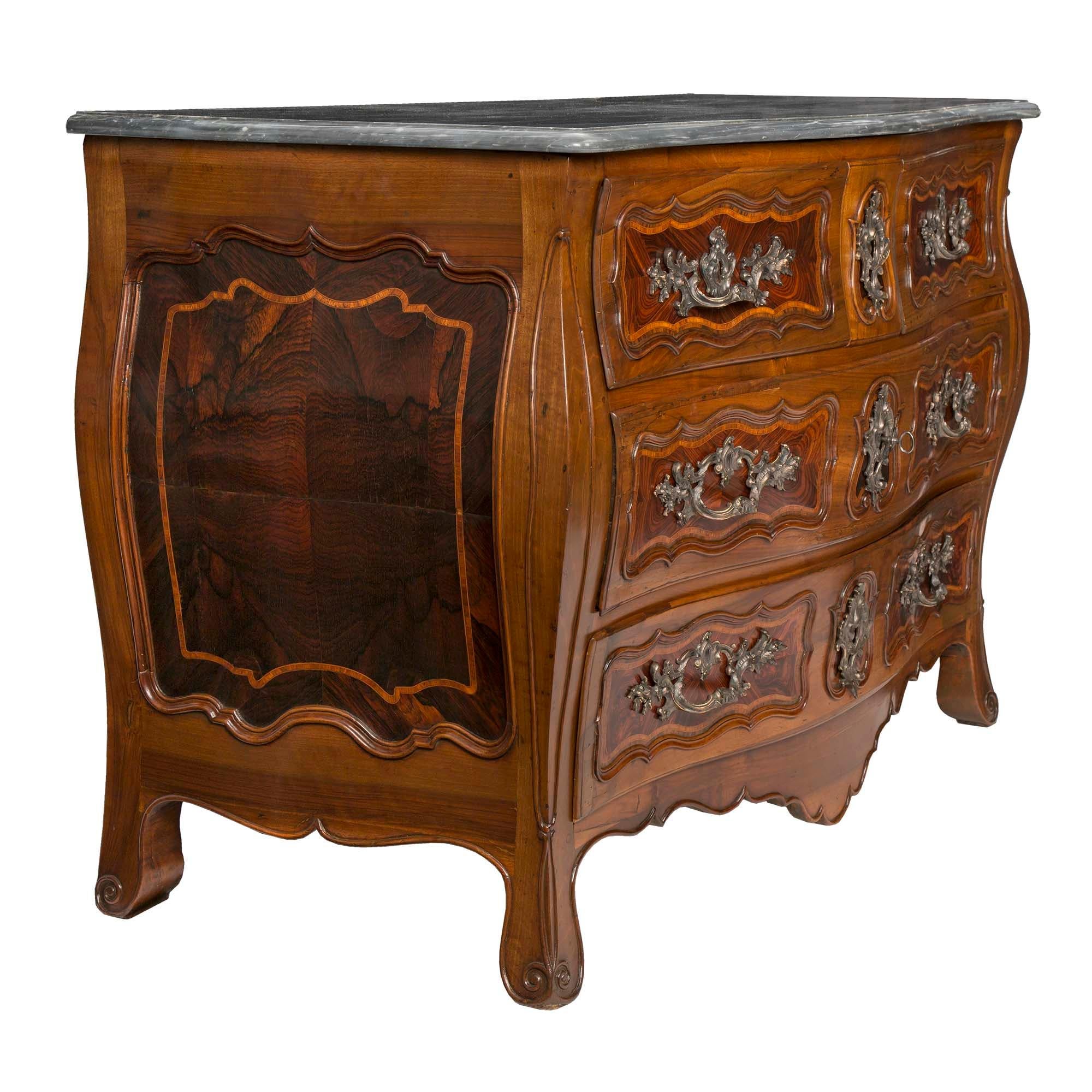 18th Century and Earlier French Early 18th Century Louis XV Period Walnut Commode De Chateau For Sale