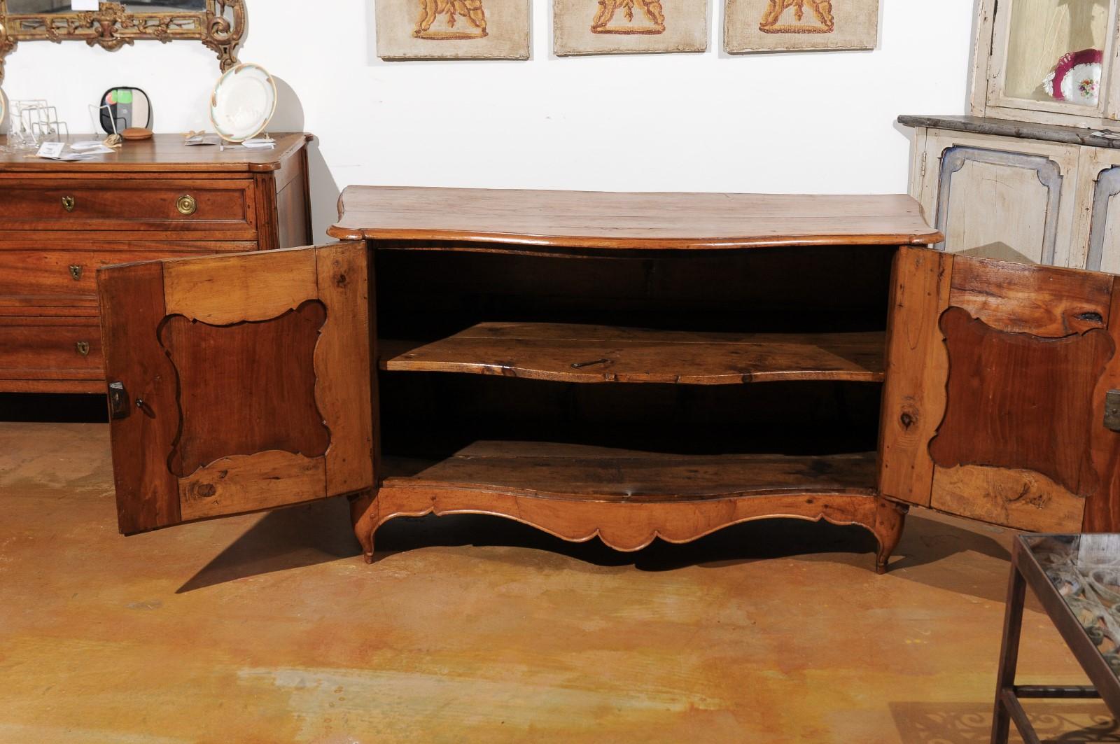 French Early 18th Century Régence Period Pearwood Buffet from Burgundy 4