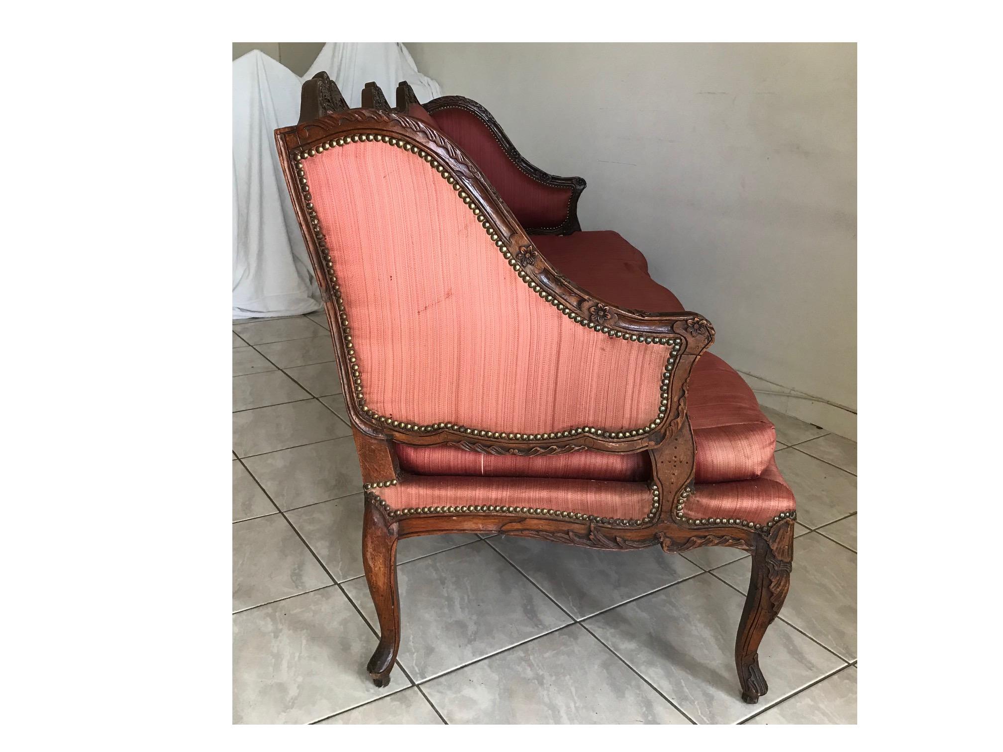 Französisches Sofa aus dem frühen 18. Jahrhundert im Angebot 3