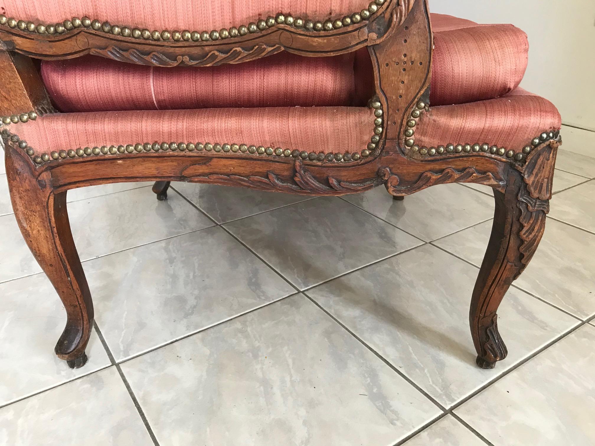 French Early 18th Century Sofa For Sale 1