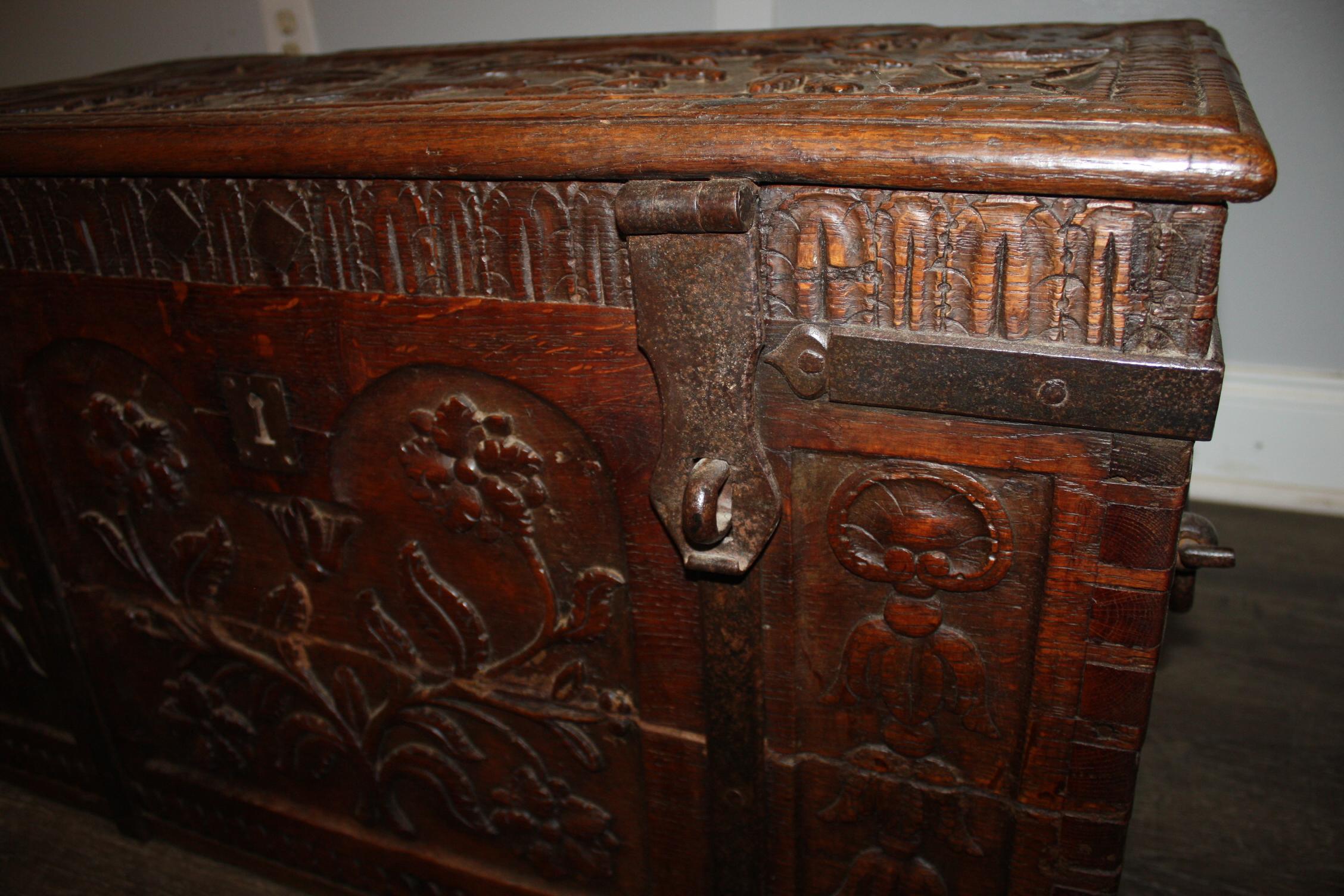 French Early 18th Century Trunk In Good Condition For Sale In Stockbridge, GA