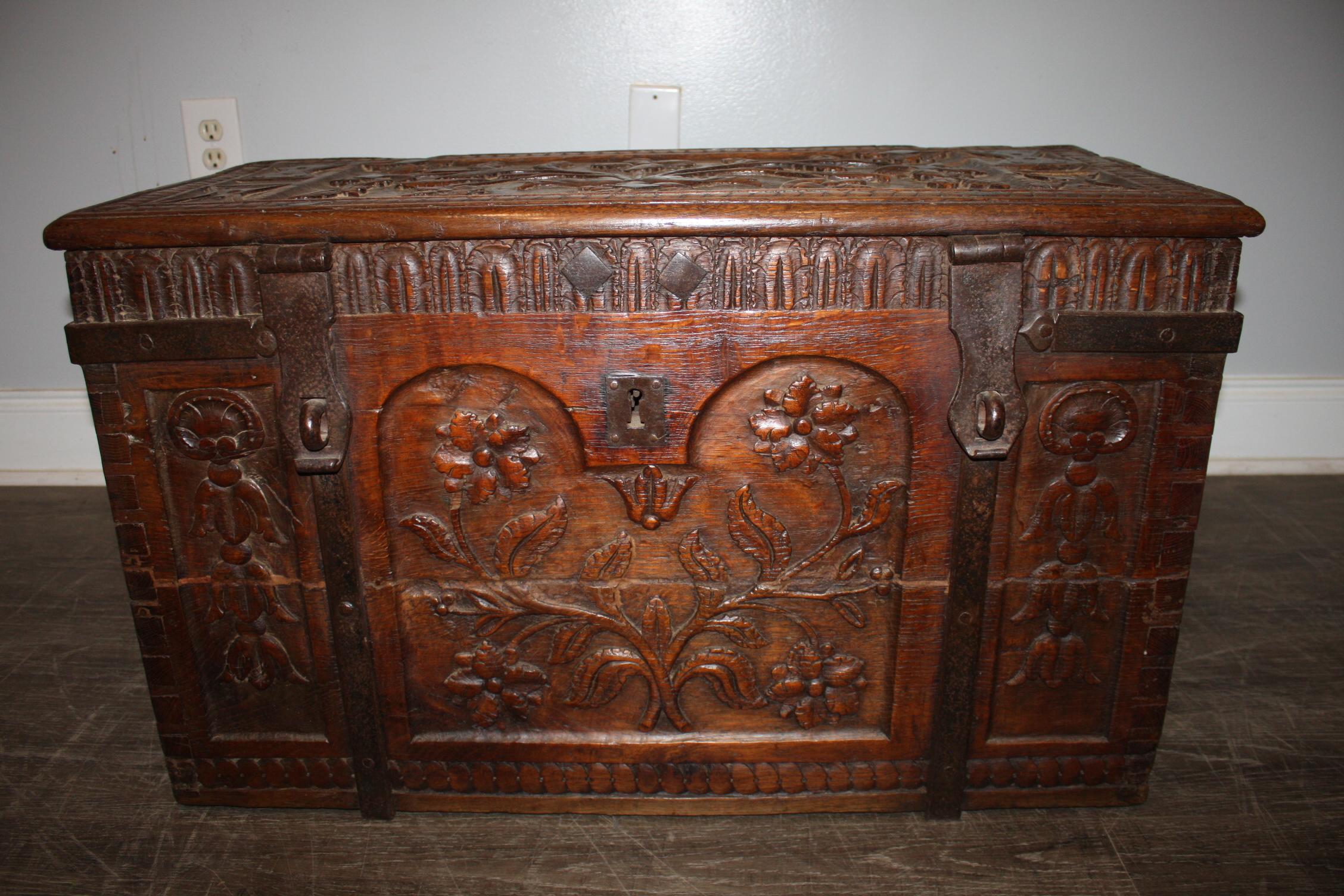 French Early 18th Century Trunk For Sale 2