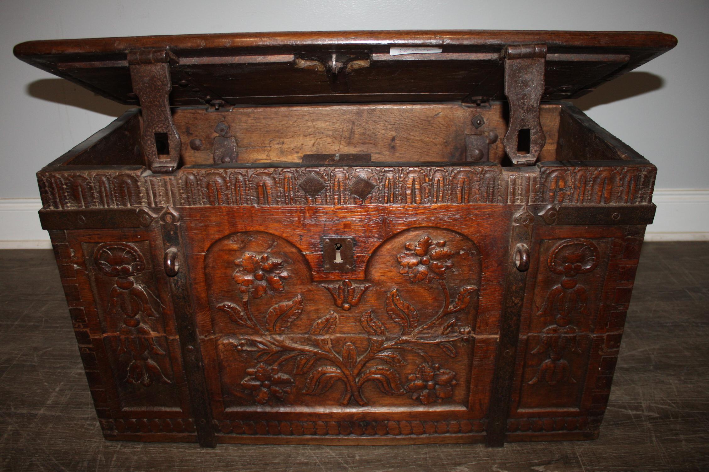French Early 18th Century Trunk For Sale 3