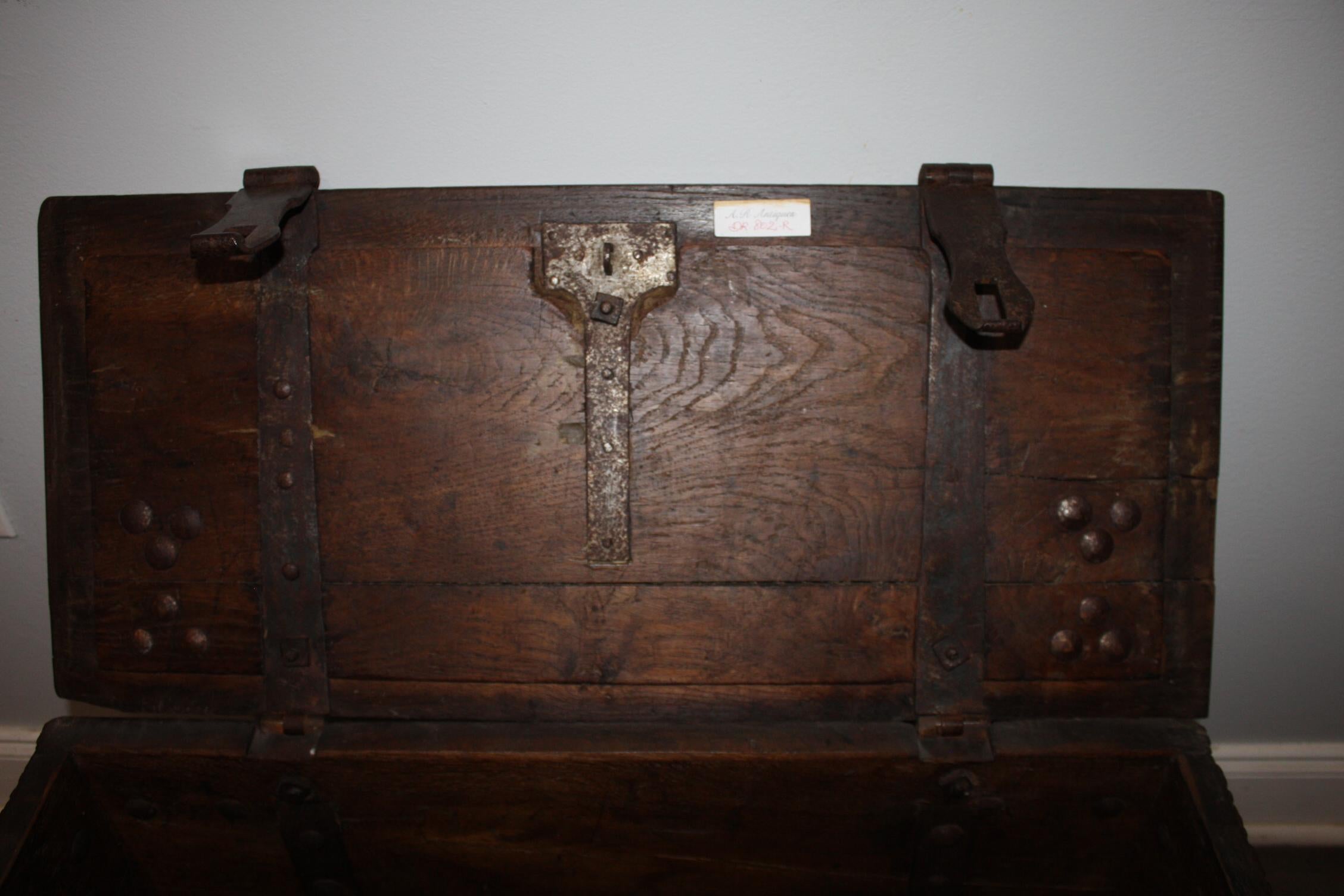 French Early 18th Century Trunk For Sale 4