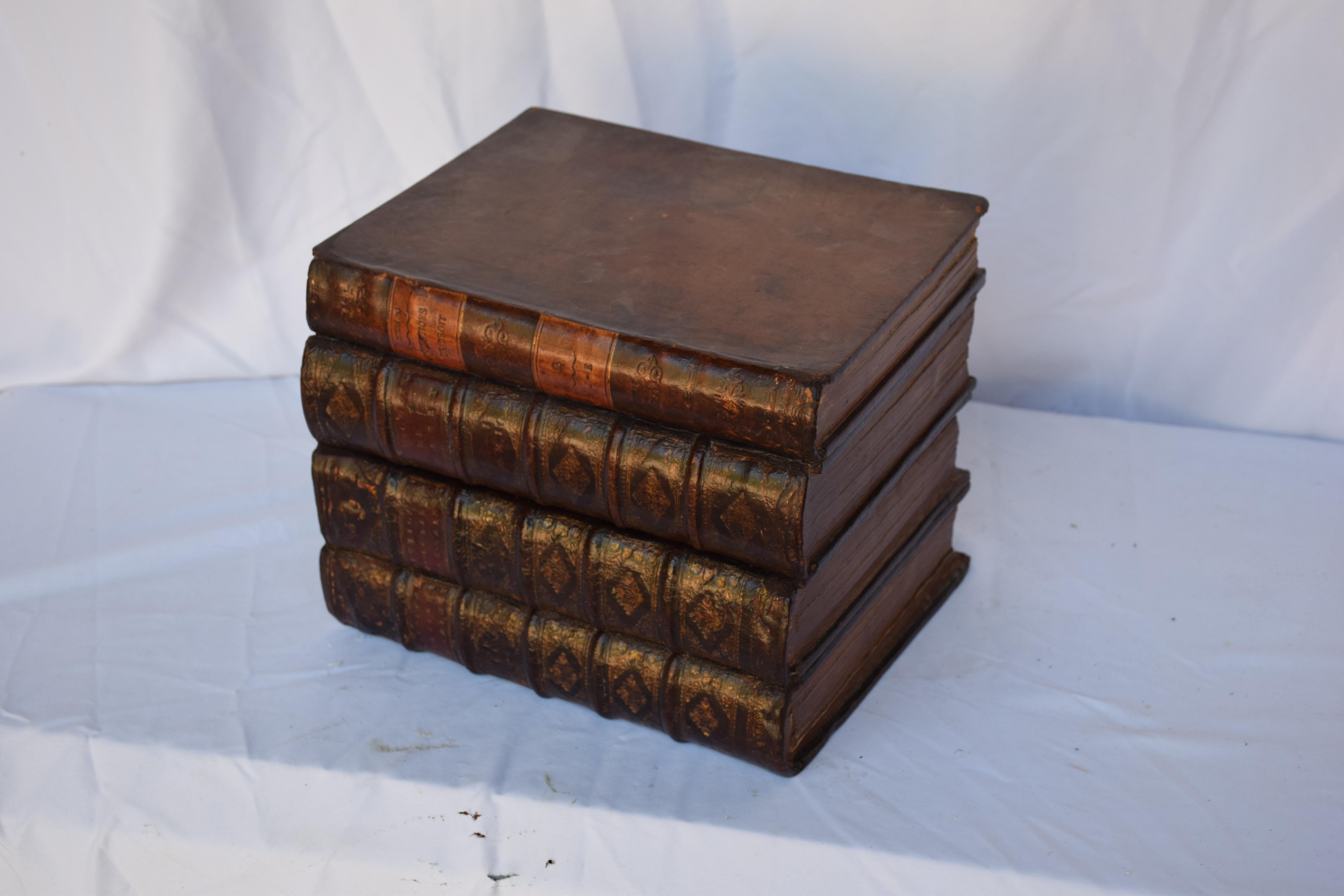 French Early 1900s Stack of Leather Books Tantalus Liquor / Drinks Box In Fair Condition For Sale In Houston, TX