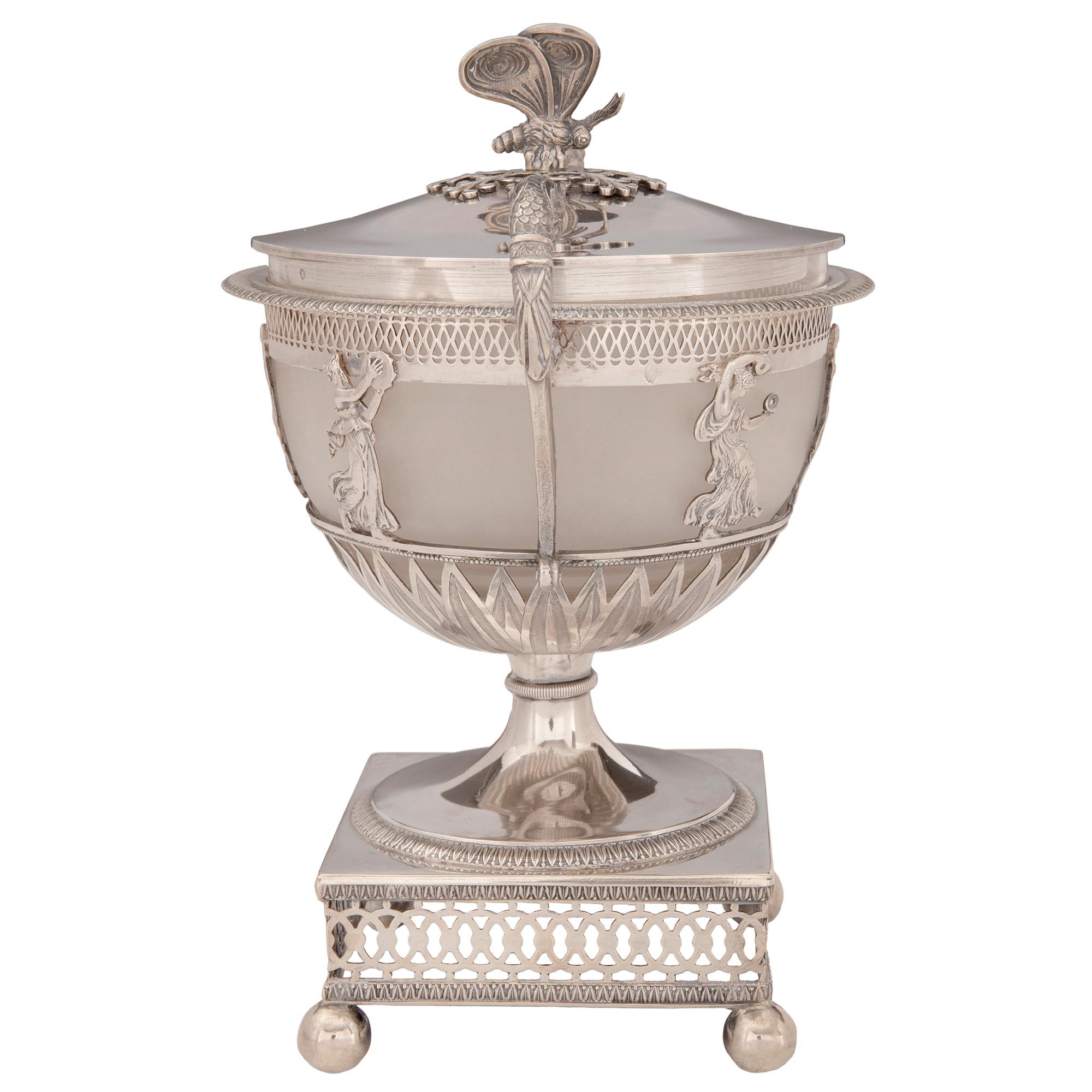 French Early 19th Century 1st Empire Period Signed Sterling Silver Lidded Urn In Good Condition For Sale In West Palm Beach, FL